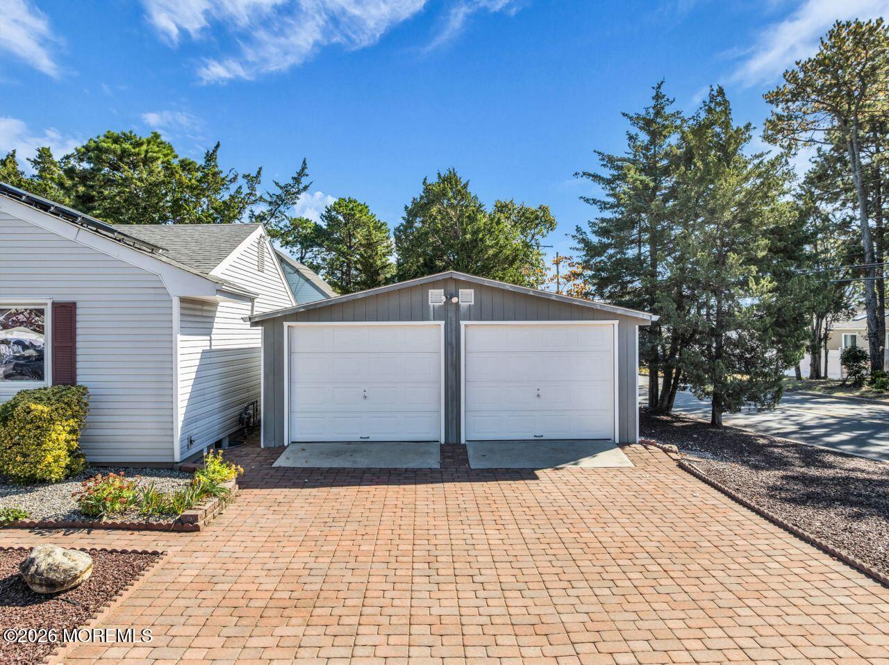 27 Pine Brook Drive