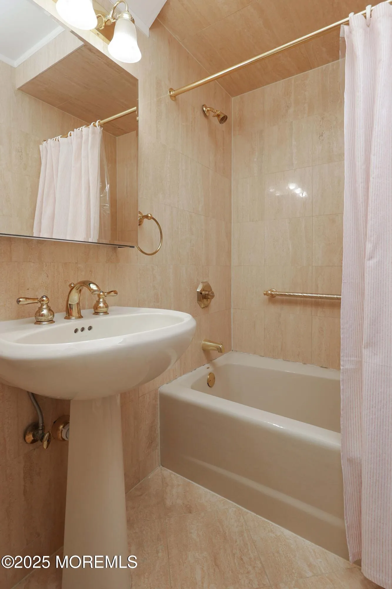 Spring Lake, New Jersey 07762, United States, 1 Bedroom Bedrooms, ,1 BathroomBathrooms,Residential,Active,212992