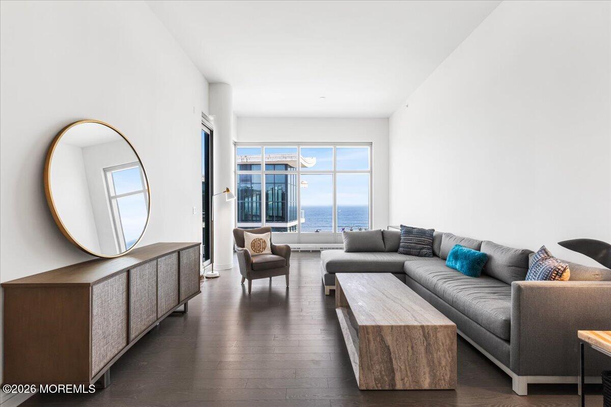 15 Morris Avenue 612