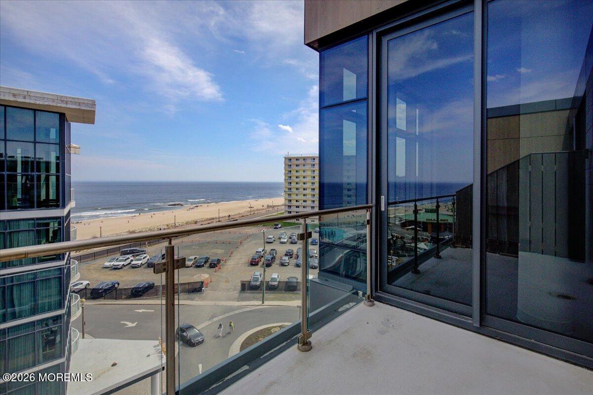 15 Morris Avenue 612