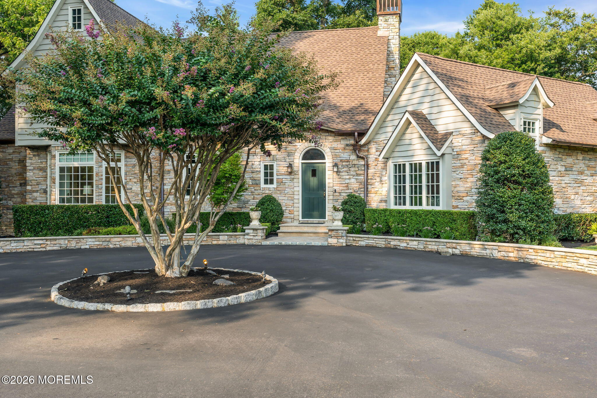 125 Avenue Of Two Rivers
