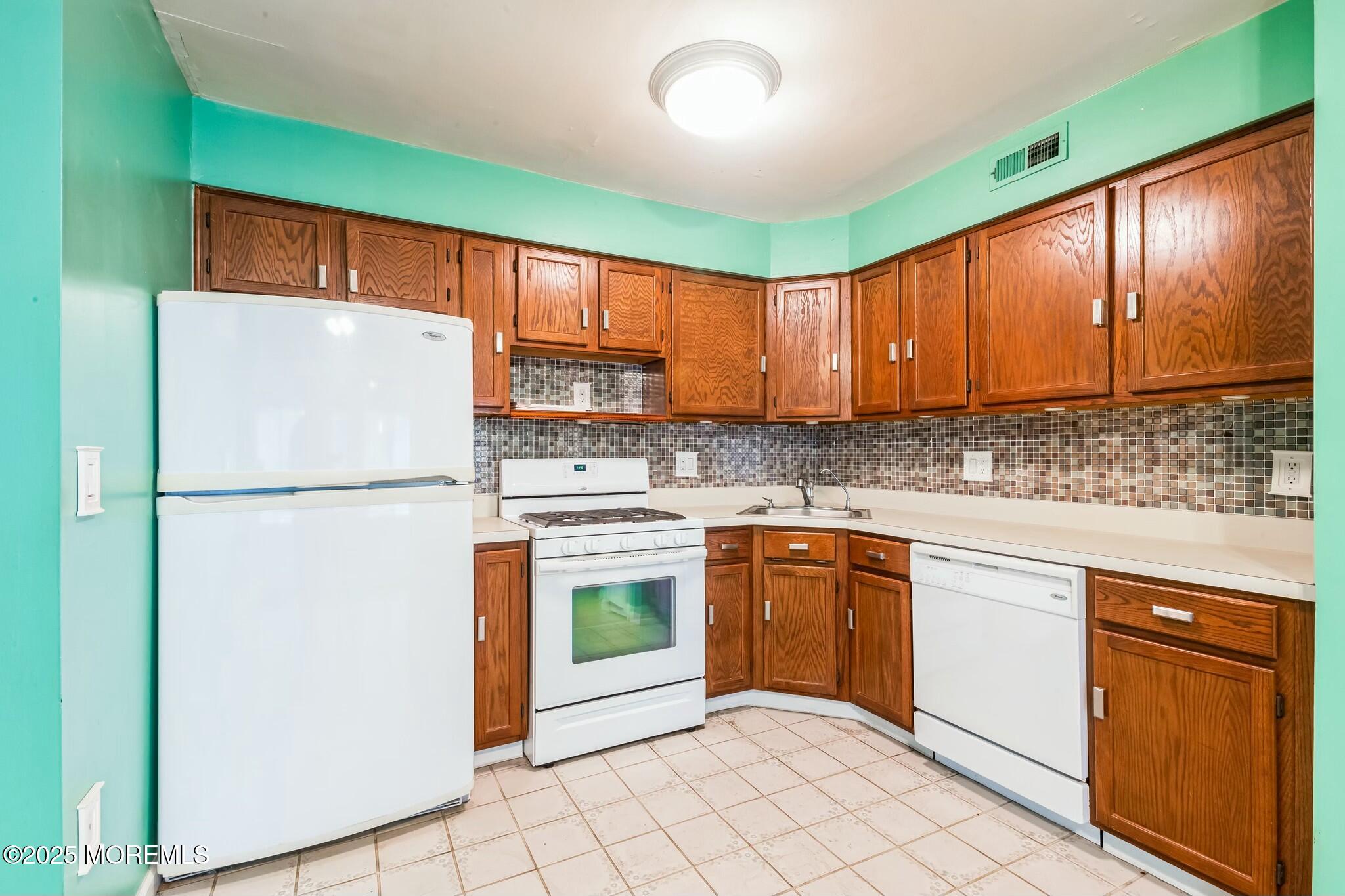 608 Skimmer Court, Tuckerton, New Jersey image 17