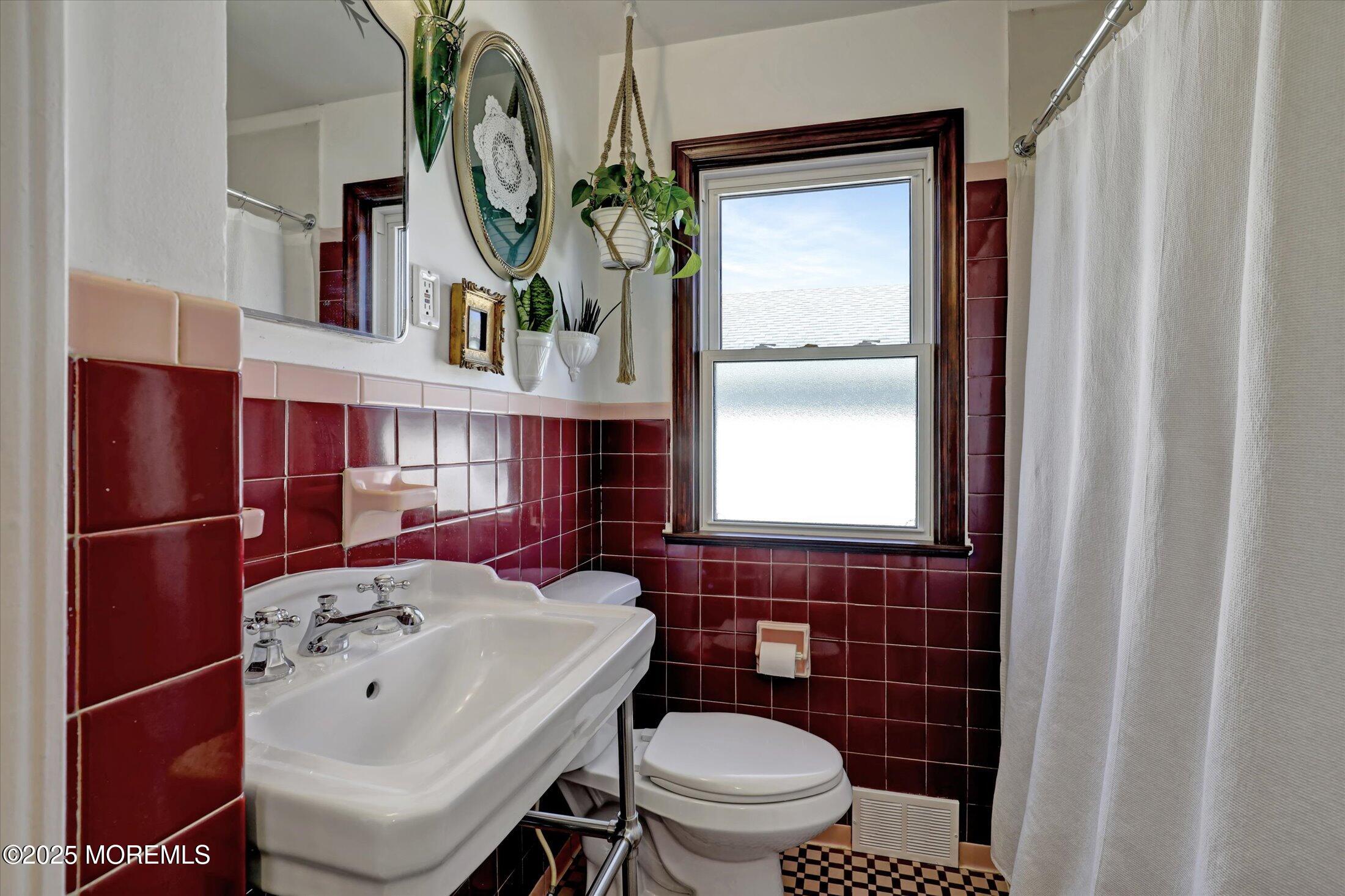 25 Ellis Street, Freehold, New Jersey image 21