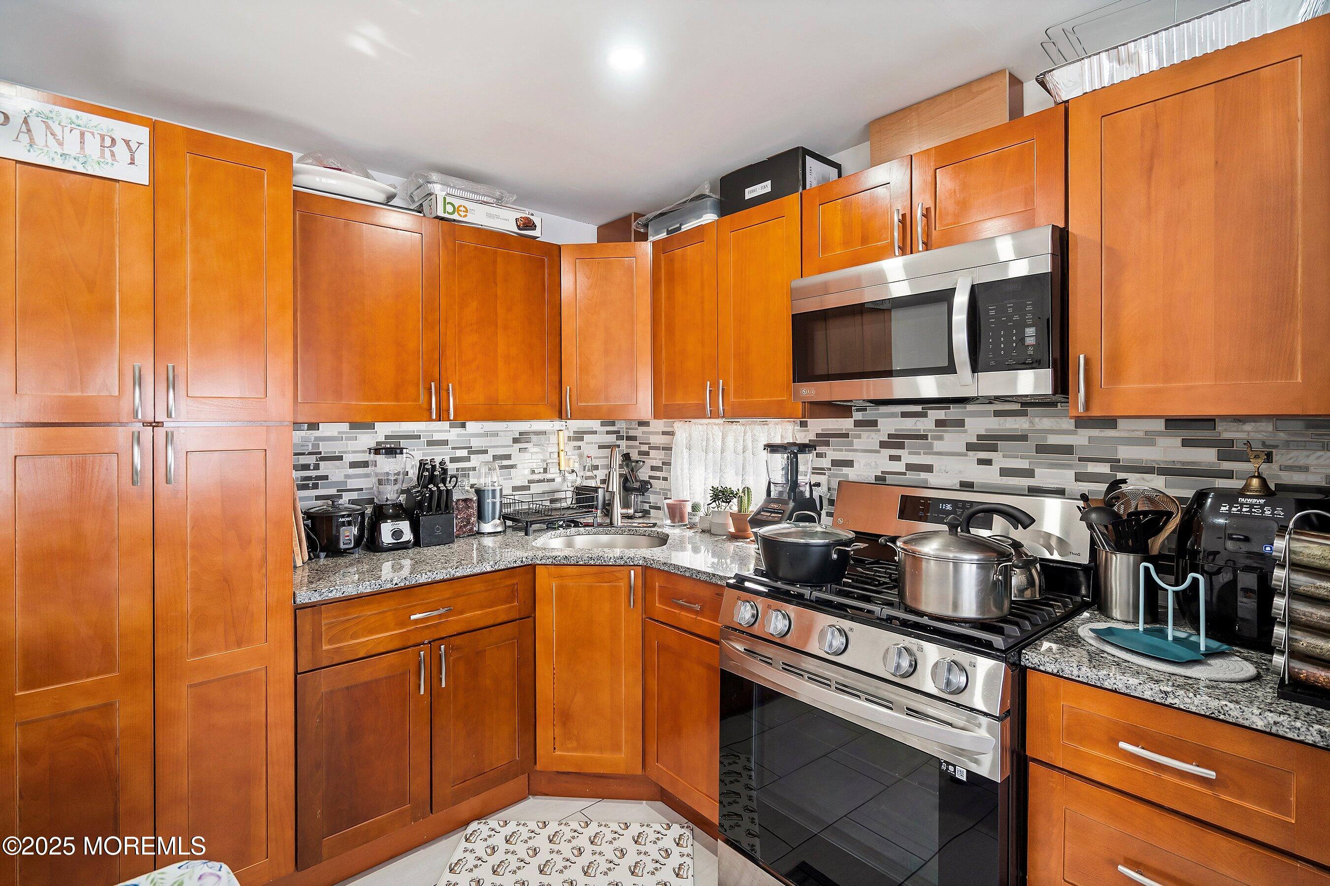239 Lane C, Hazlet, New Jersey image 11