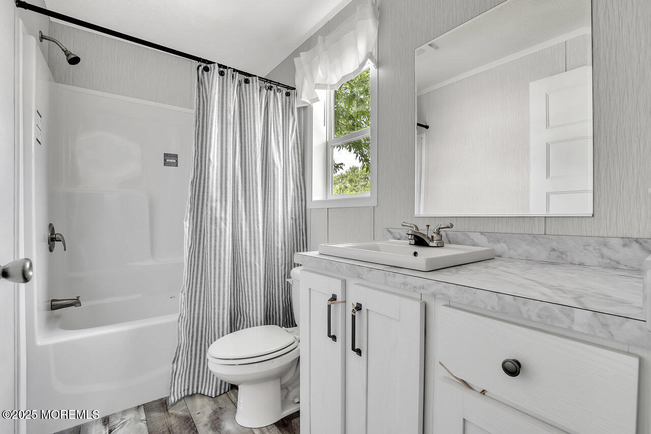 2505 Woodbridge Avenue #9 L, Edison, New Jersey image 4