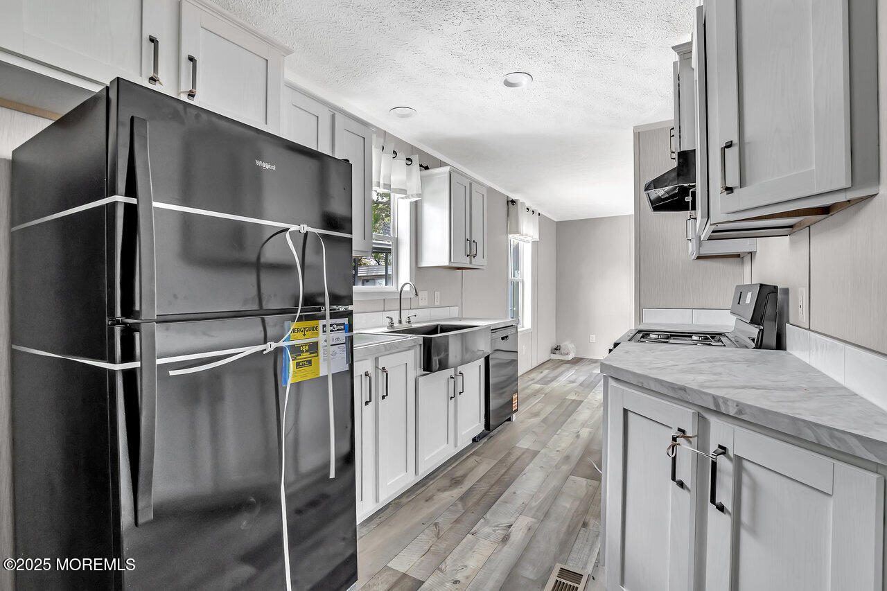 2505 Woodbridge Avenue #9 L, Edison, New Jersey image 3
