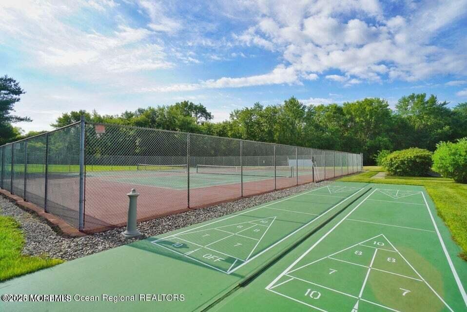 13 Gatley Close #1000, Freehold, New Jersey image 22