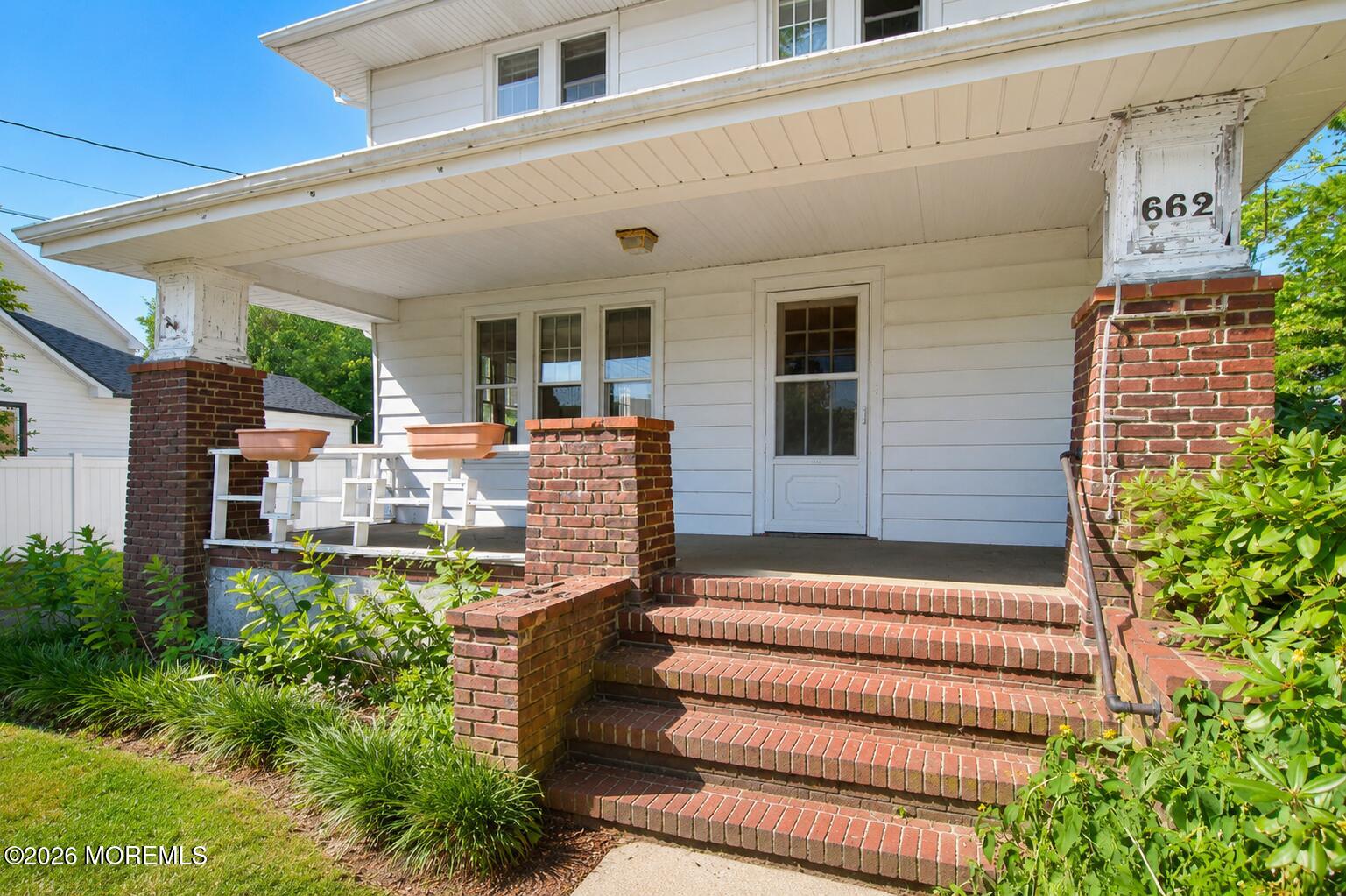 662 Campbell Avenue