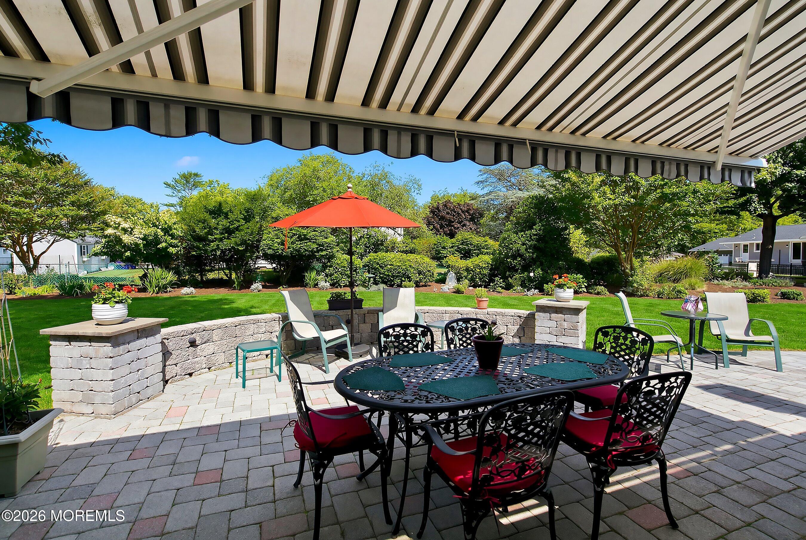 2147 Redwood Drive