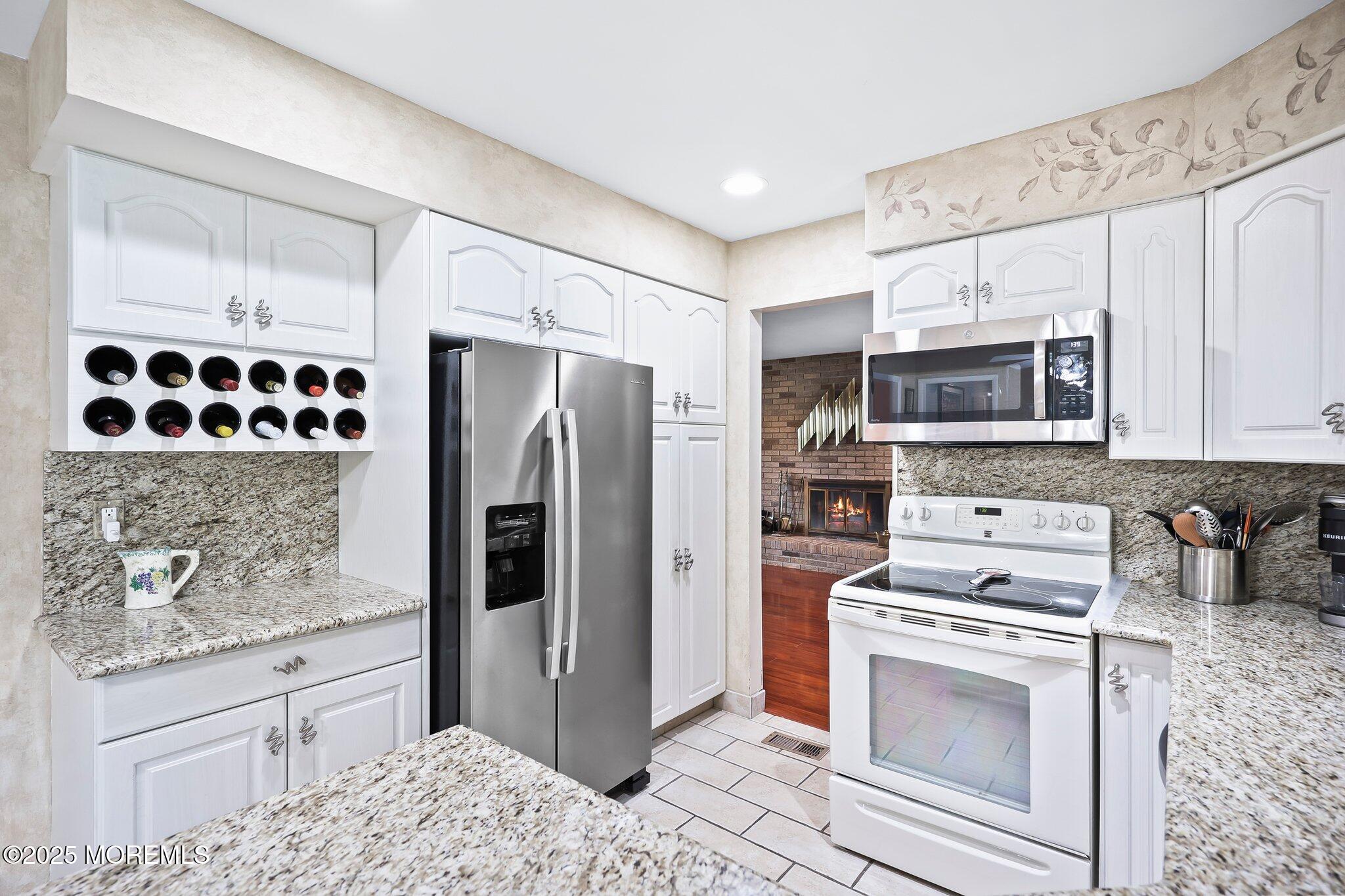 14 Ogden Lane, Manalapan, New Jersey image 13
