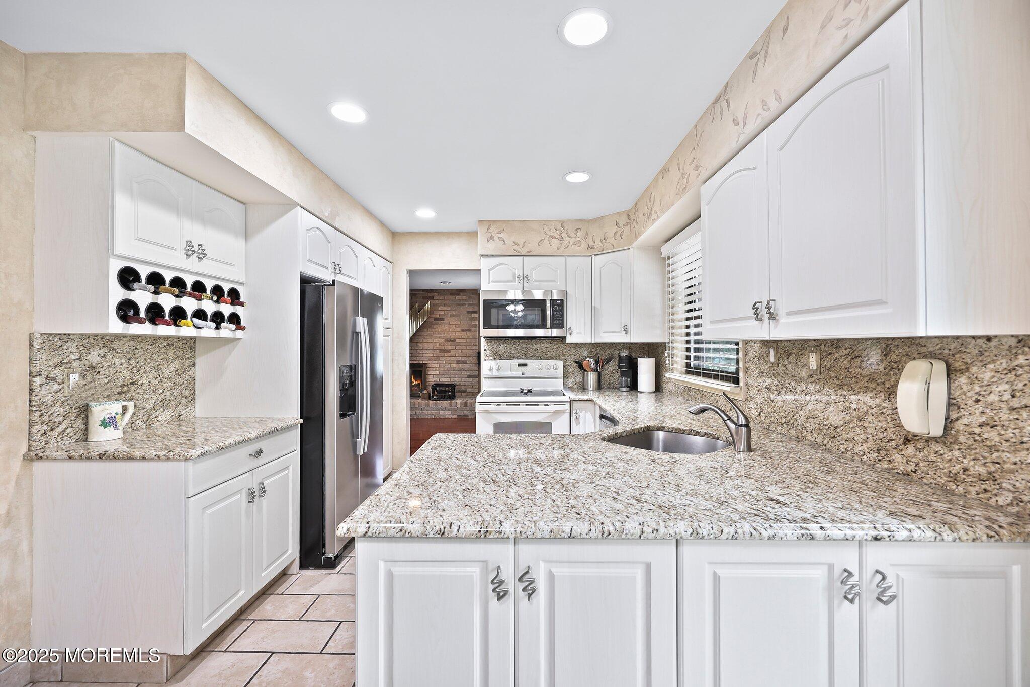 14 Ogden Lane, Manalapan, New Jersey image 11
