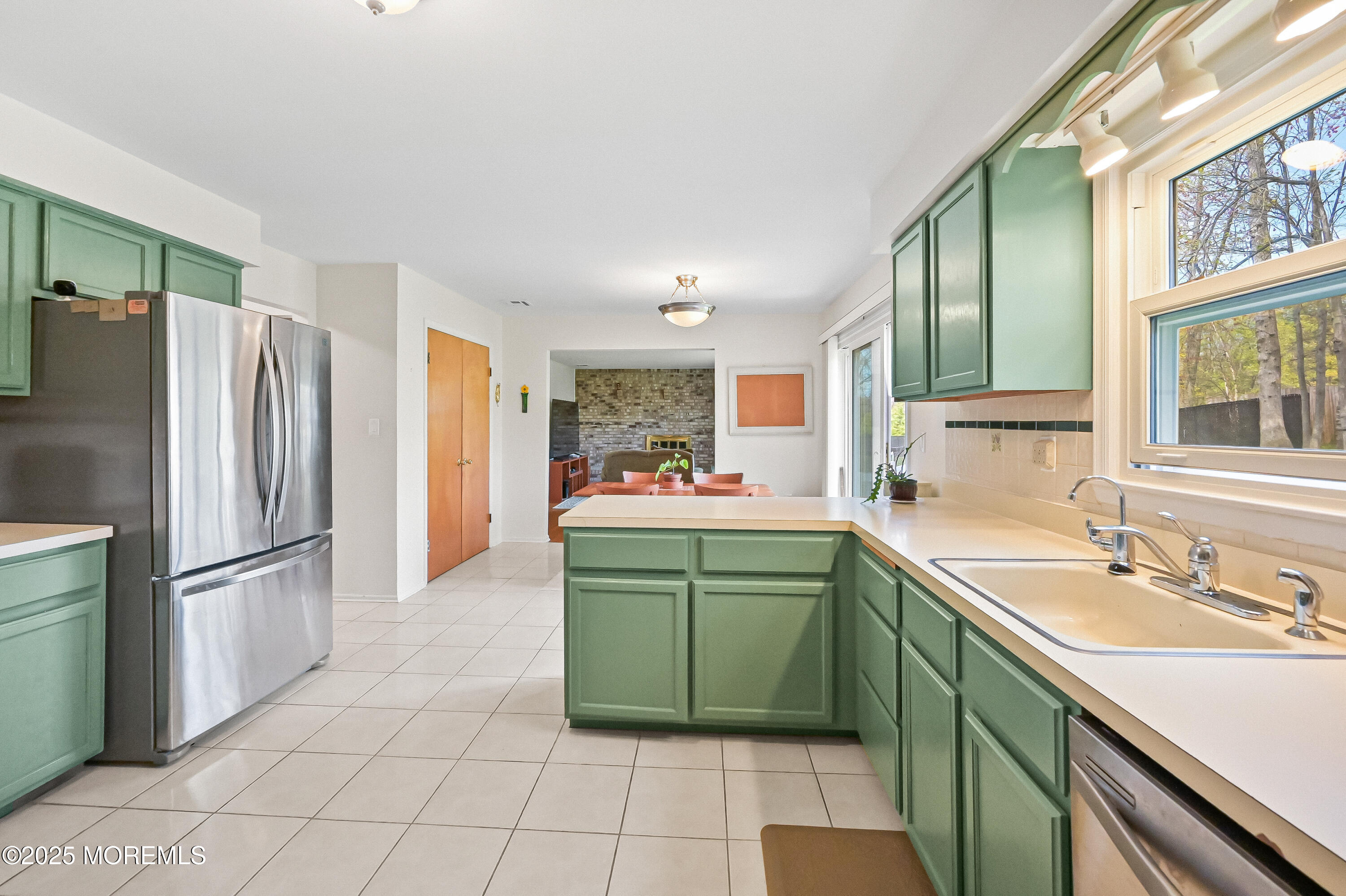 6 Cambridge Court, Manalapan, New Jersey image 16