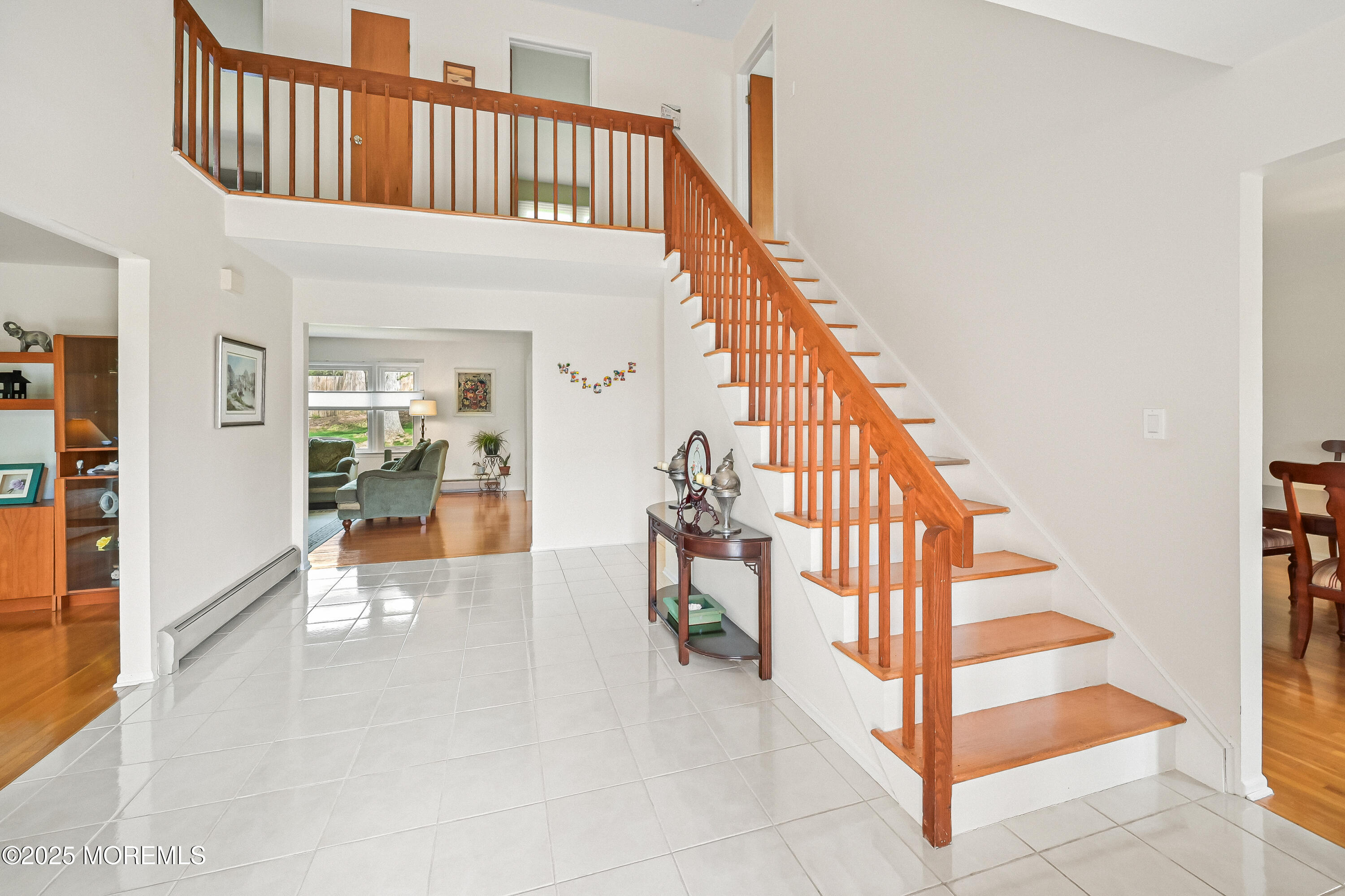 6 Cambridge Court, Manalapan, New Jersey image 2