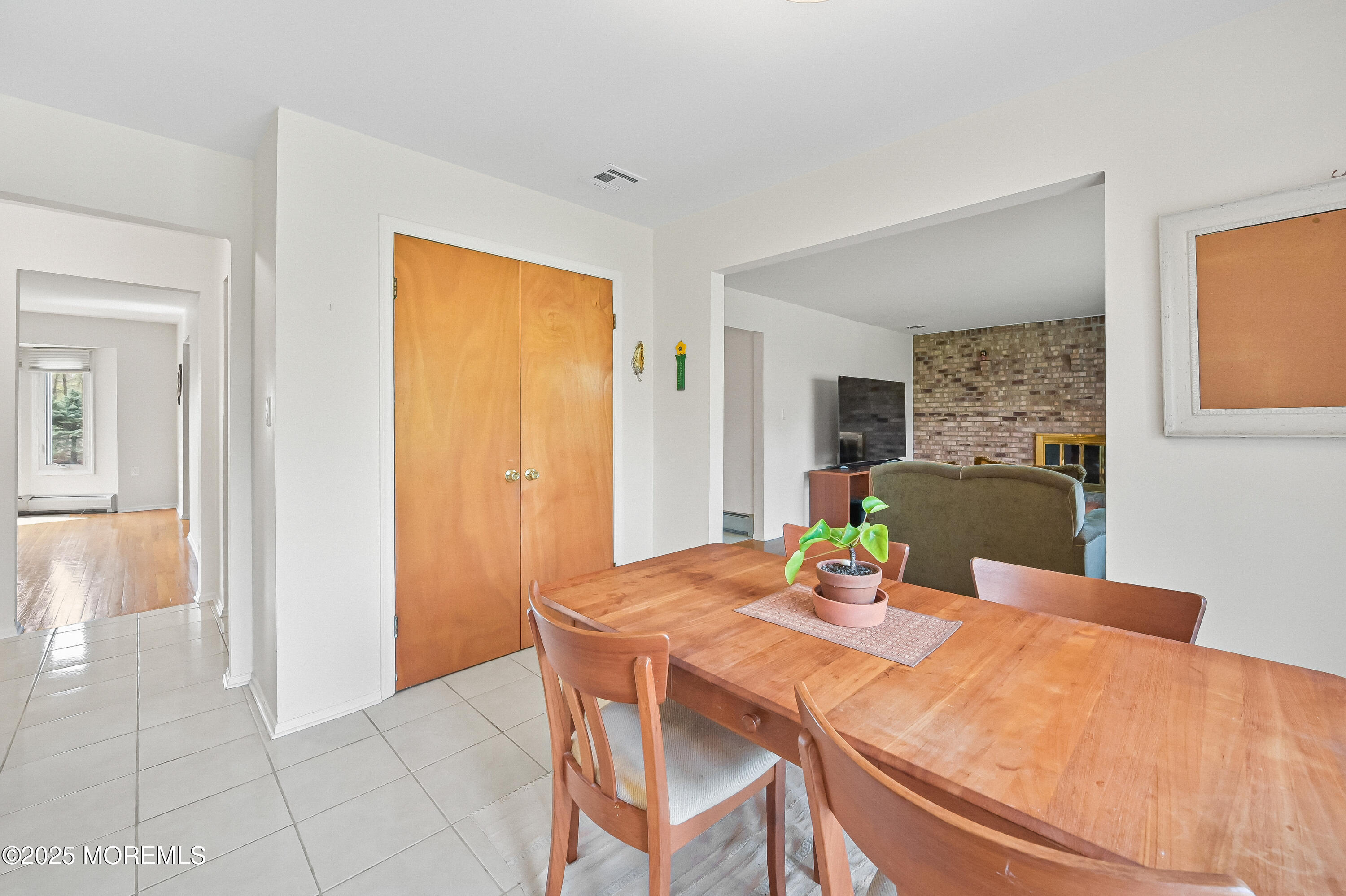 6 Cambridge Court, Manalapan, New Jersey image 13