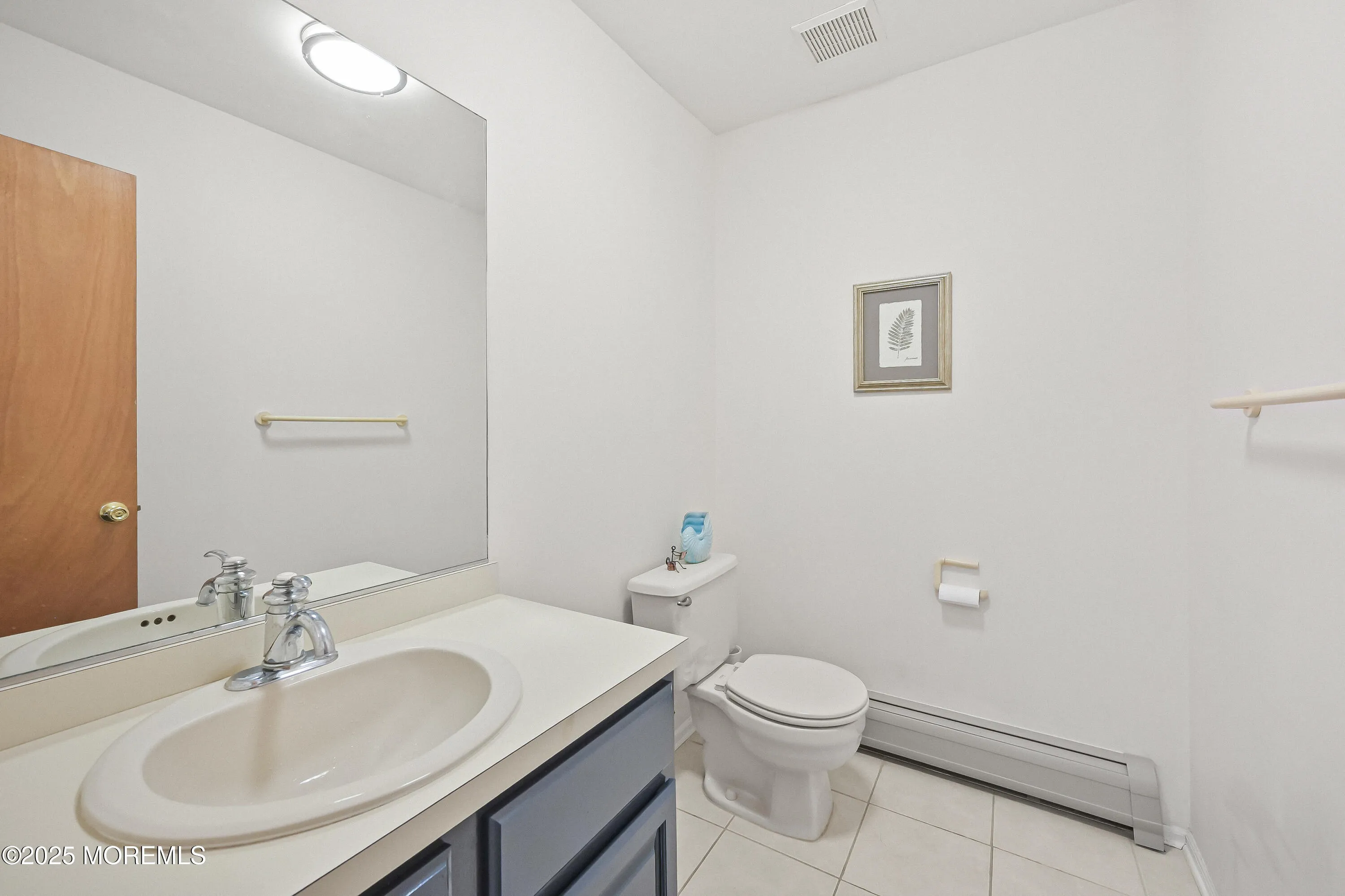 Manalapan, New Jersey 07726, United States, 5 Bedrooms Bedrooms, ,3 BathroomsBathrooms,Residential,Active,115418