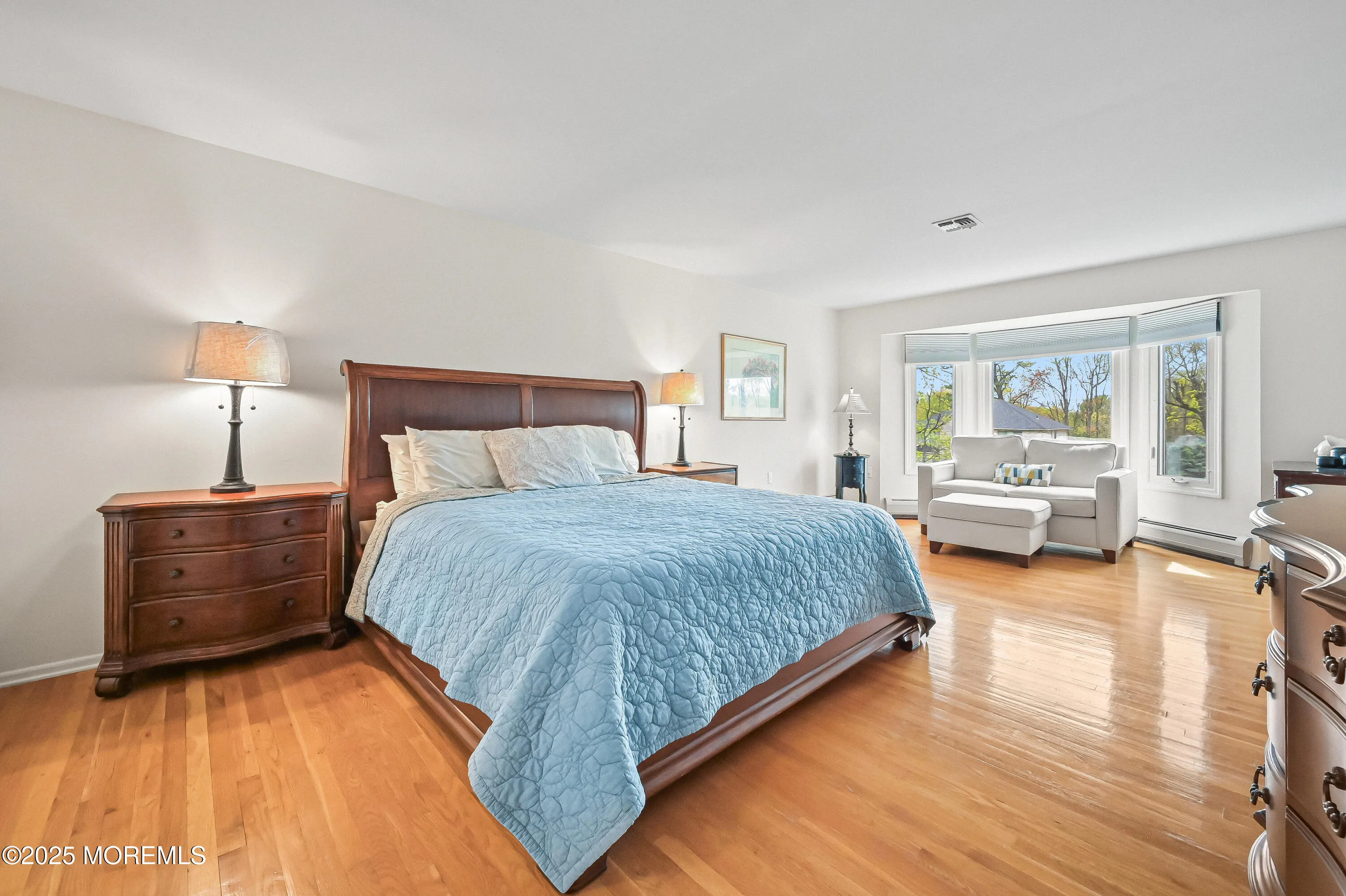 Manalapan, New Jersey 07726, United States, 5 Bedrooms Bedrooms, ,3 BathroomsBathrooms,Residential,Active,115418