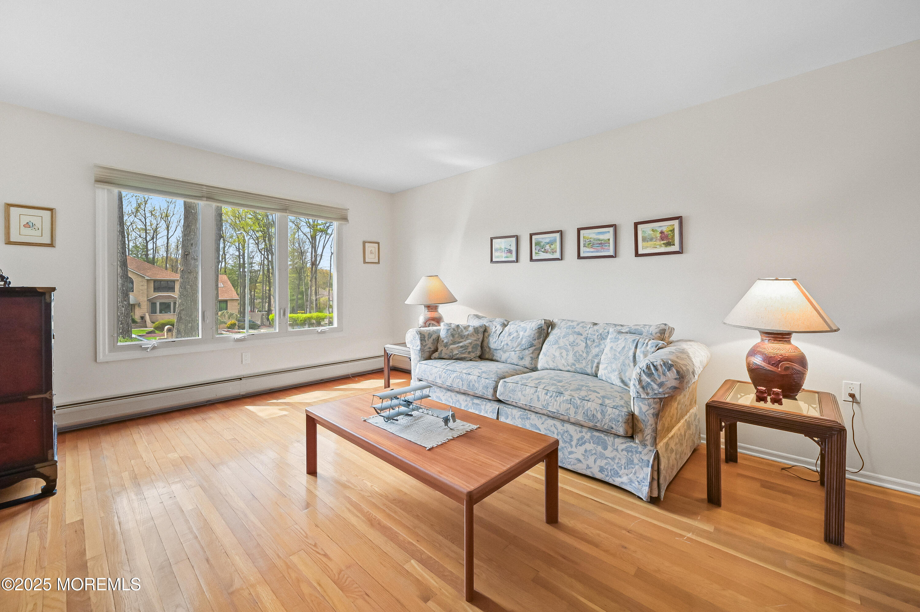 6 Cambridge Court, Manalapan, New Jersey image 3