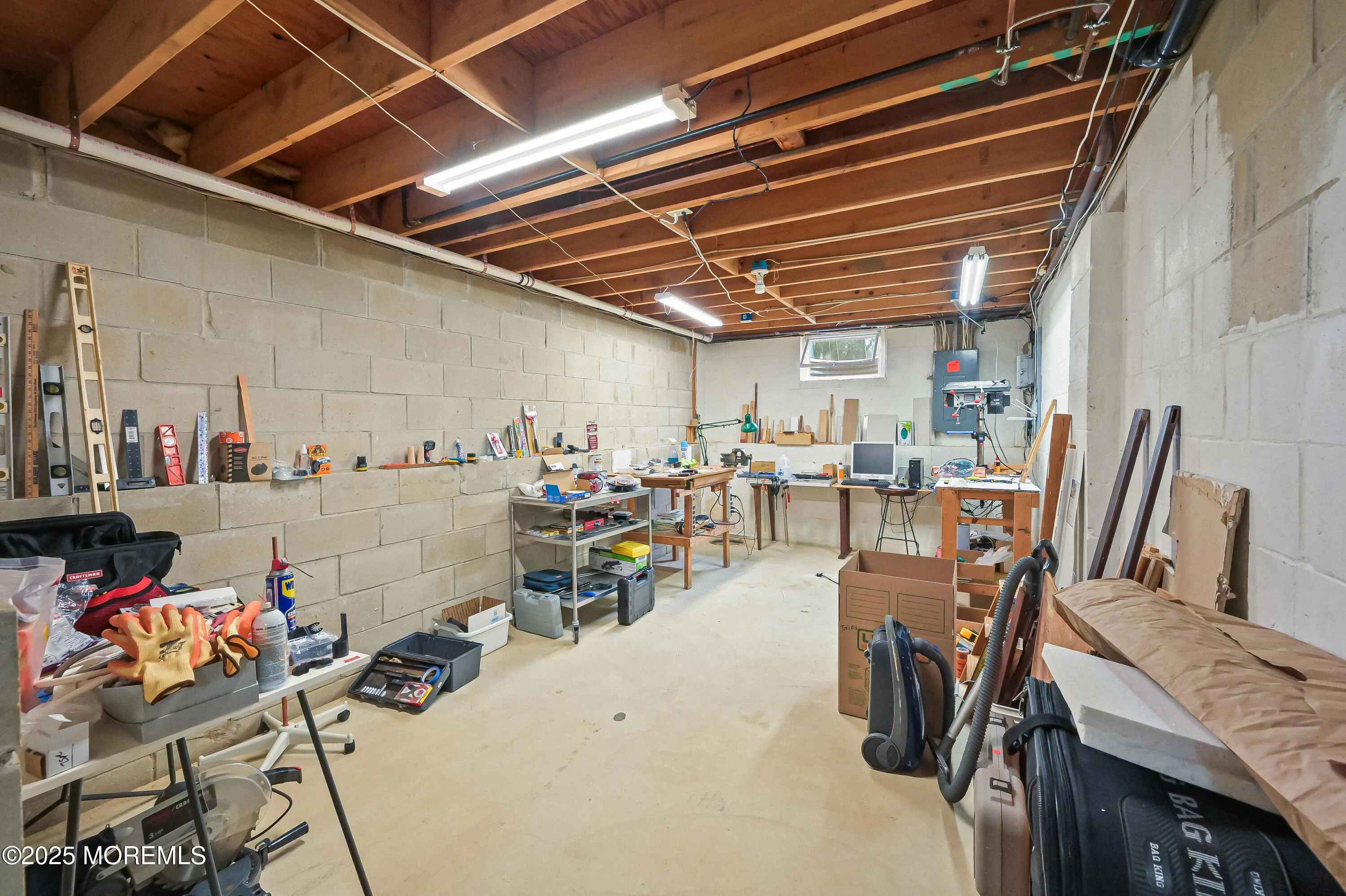 Manalapan, New Jersey 07726, United States, 5 Bedrooms Bedrooms, ,3 BathroomsBathrooms,Residential,Active,115418