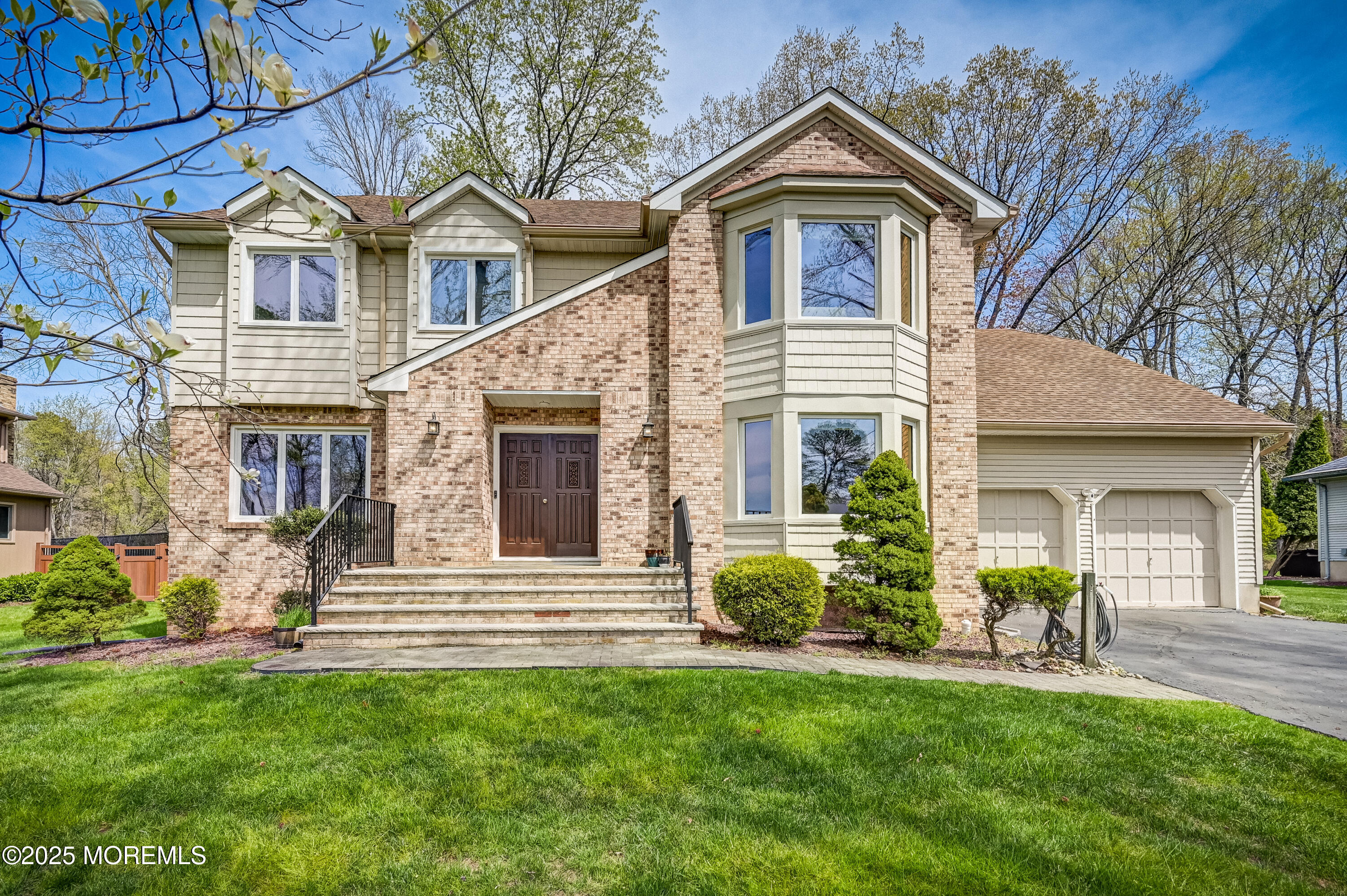 6 Cambridge Court, Manalapan, New Jersey image 1