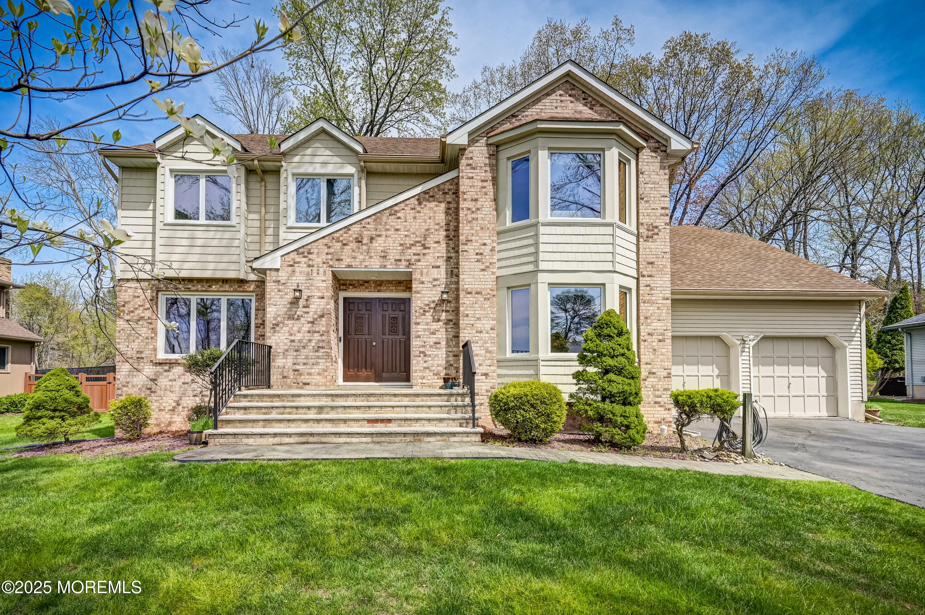 Manalapan, New Jersey 07726, United States, 5 Bedrooms Bedrooms, ,3 BathroomsBathrooms,Residential,Active,115418