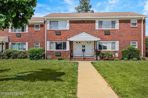 Homes For Sale - 37 Laurel Place #A<br/> Eatontown, NJ 07724