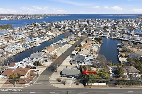 Homes For Sale - 1195 Fischer Boulevard<br/> Toms River, NJ 08753