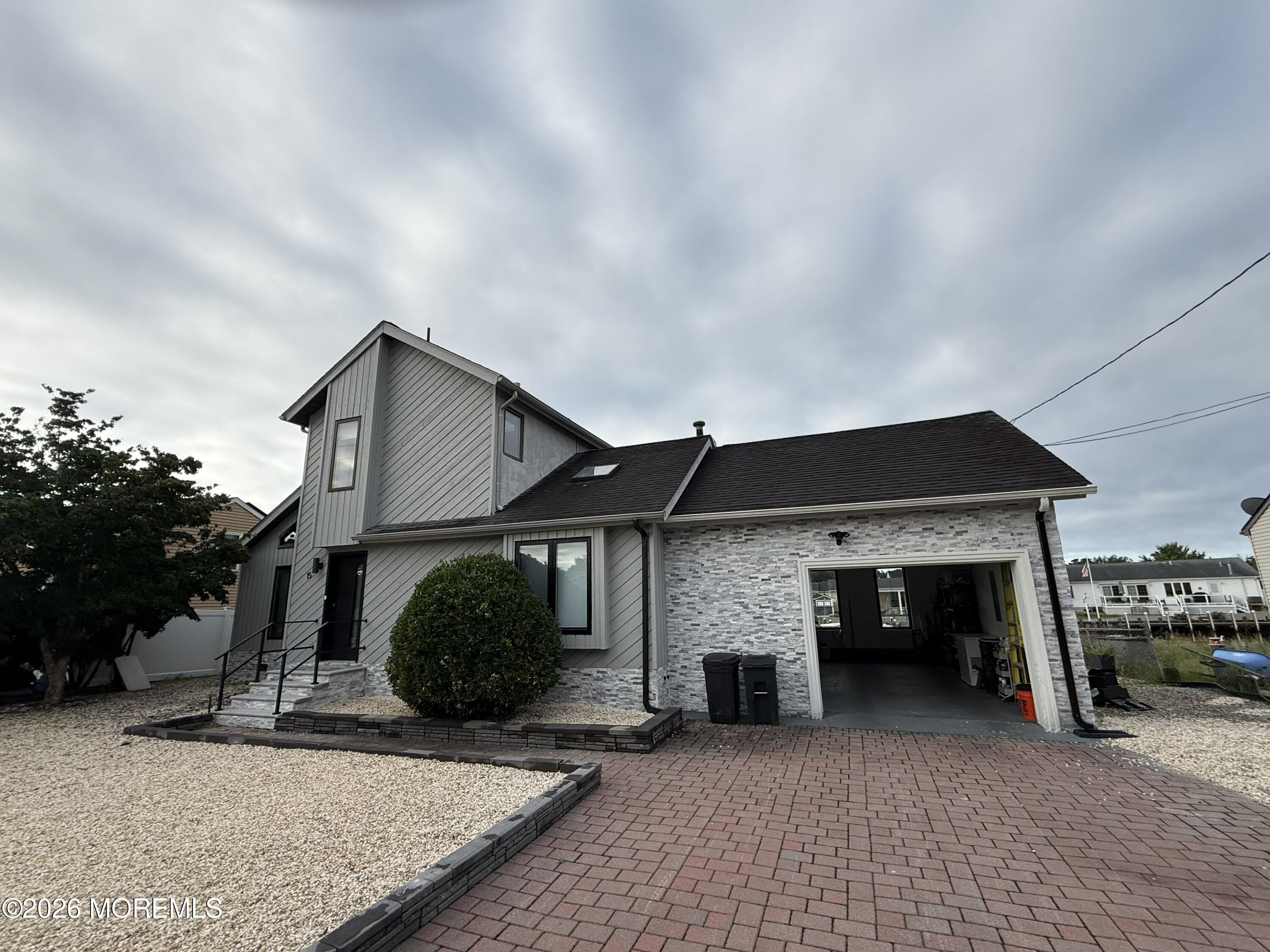 15 Parkers Point Boulevard