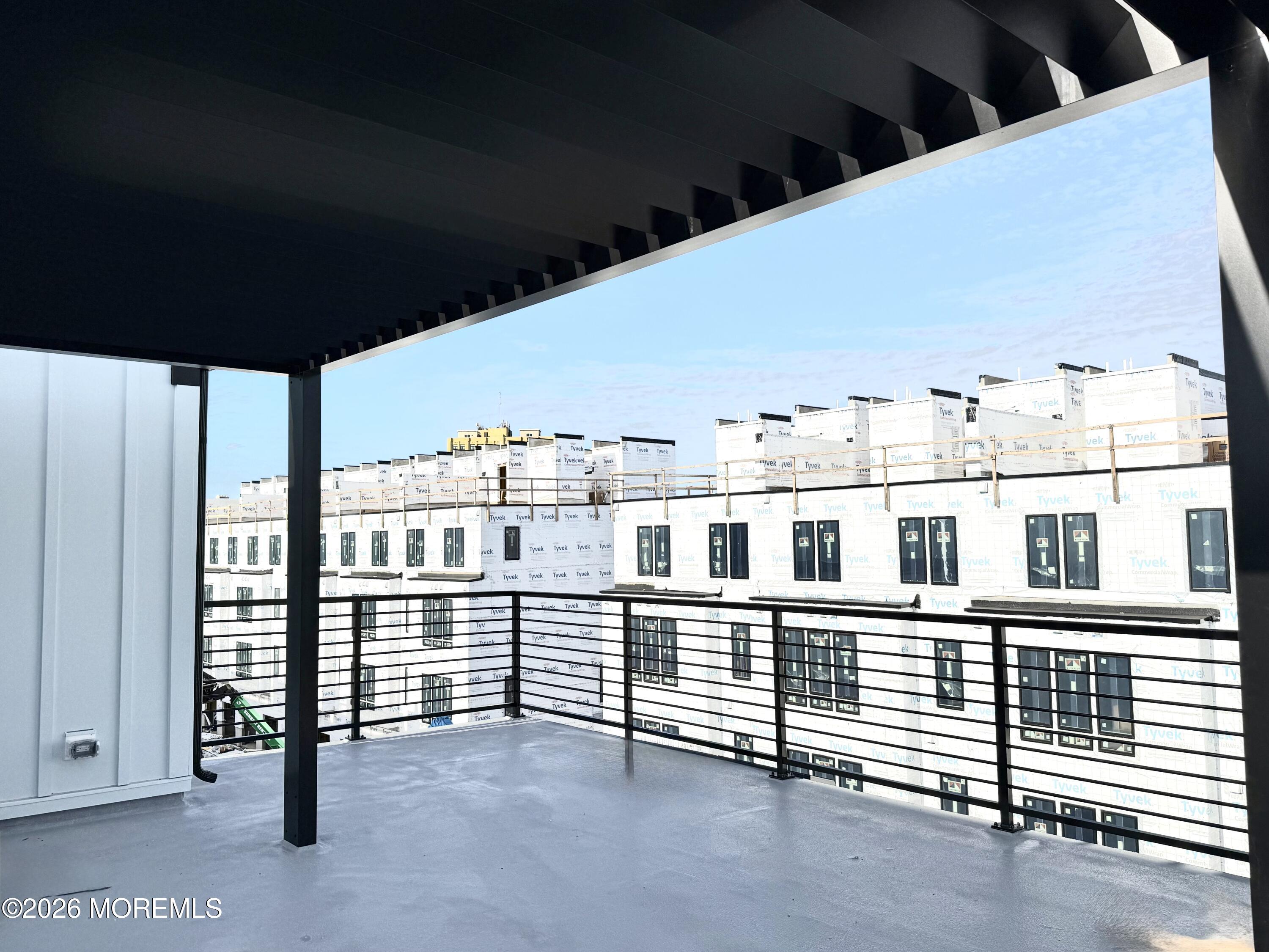 411A Lake Avenue 502