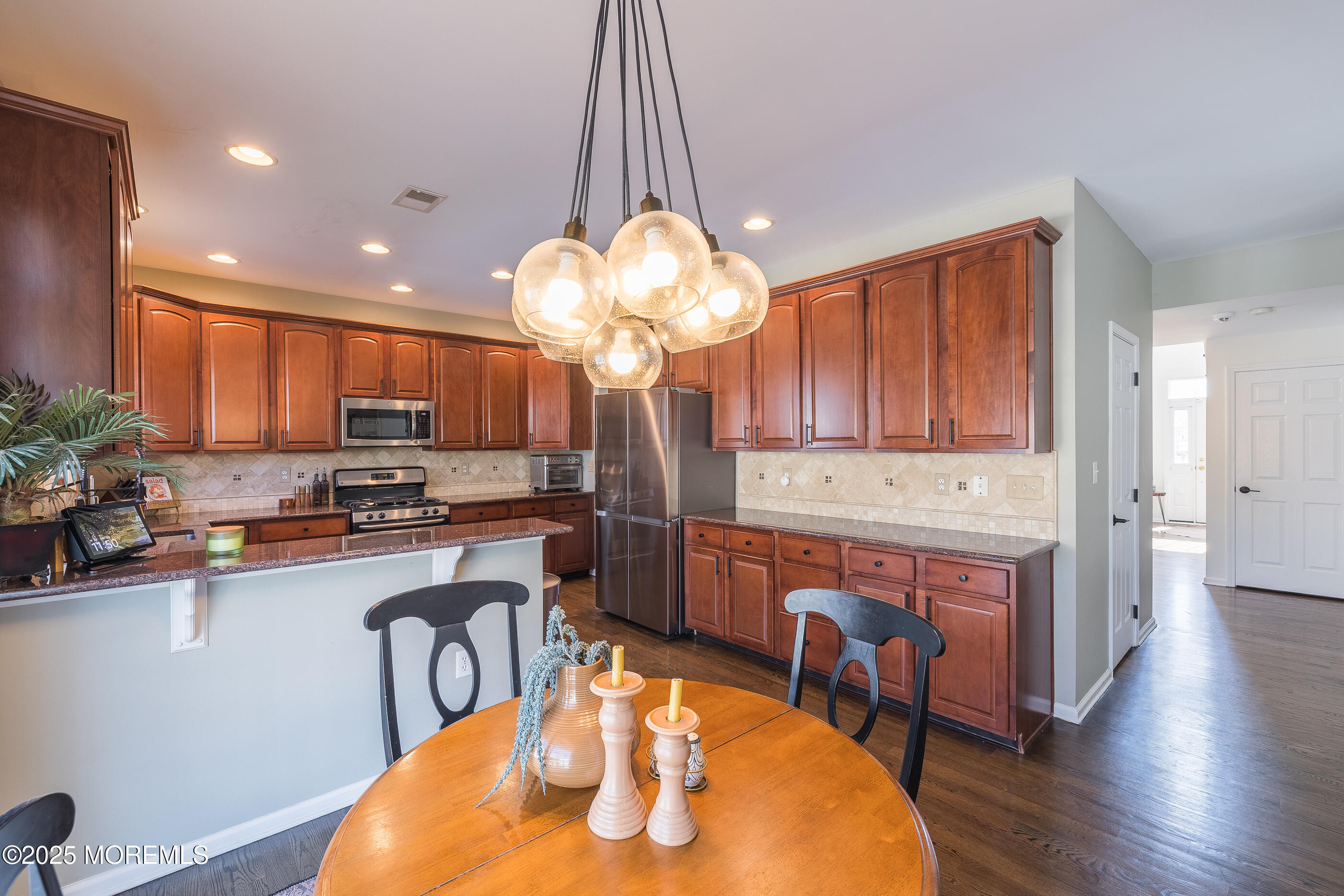 11 Elm Lane, Manalapan, New Jersey image 16