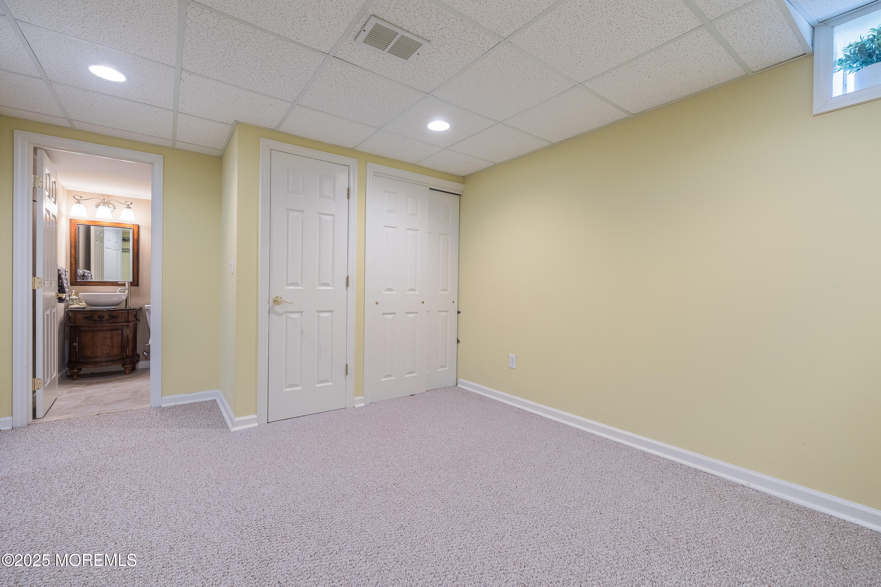11 Elm Lane, Manalapan, New Jersey image 32