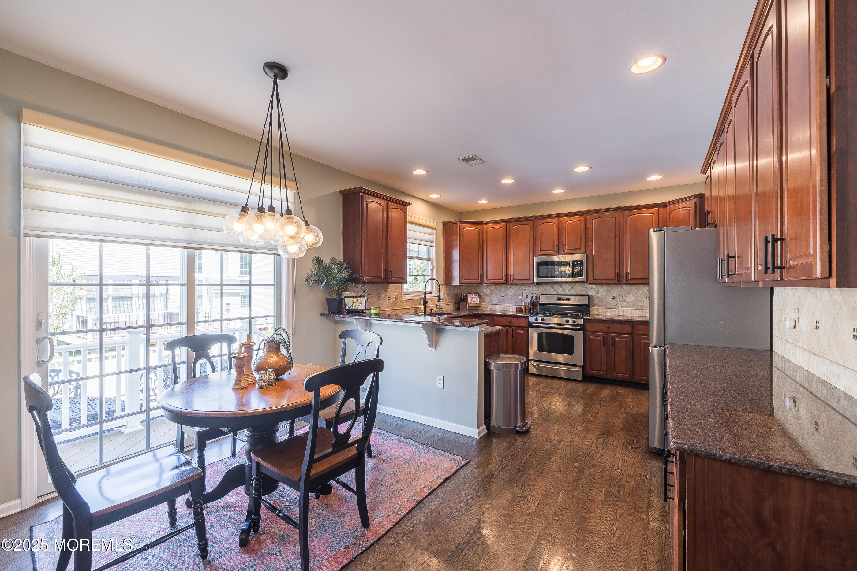 11 Elm Lane, Manalapan, New Jersey image 14