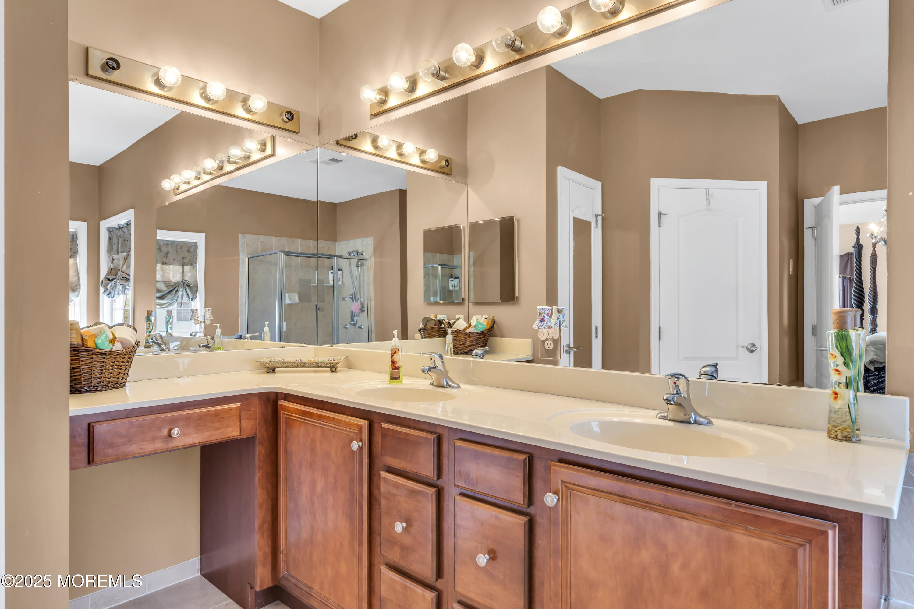 41 Hedgerow Lane, Manalapan, New Jersey image 43