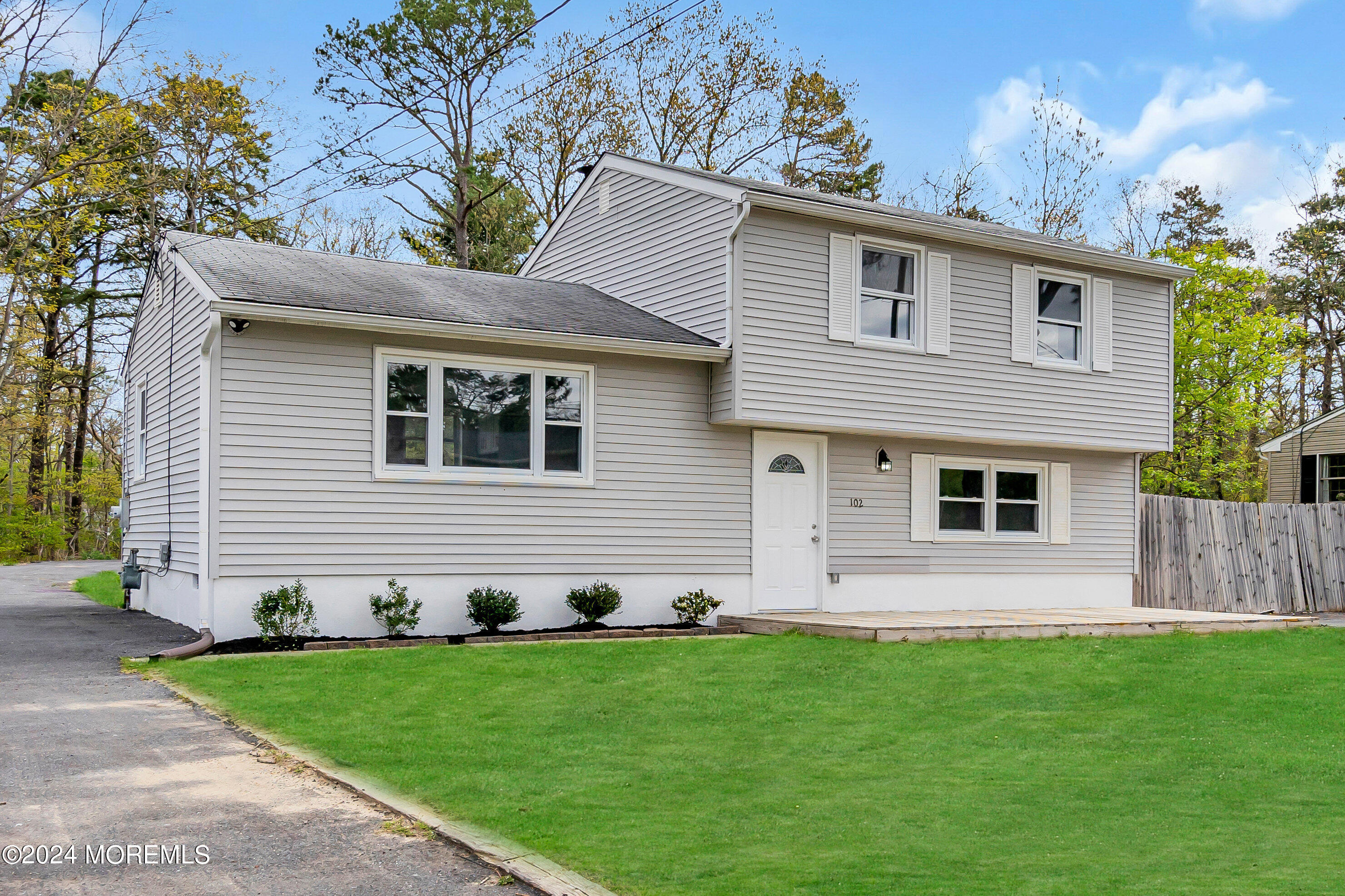 102 Cedar Lake Drive, Williamstown, New Jersey image 2