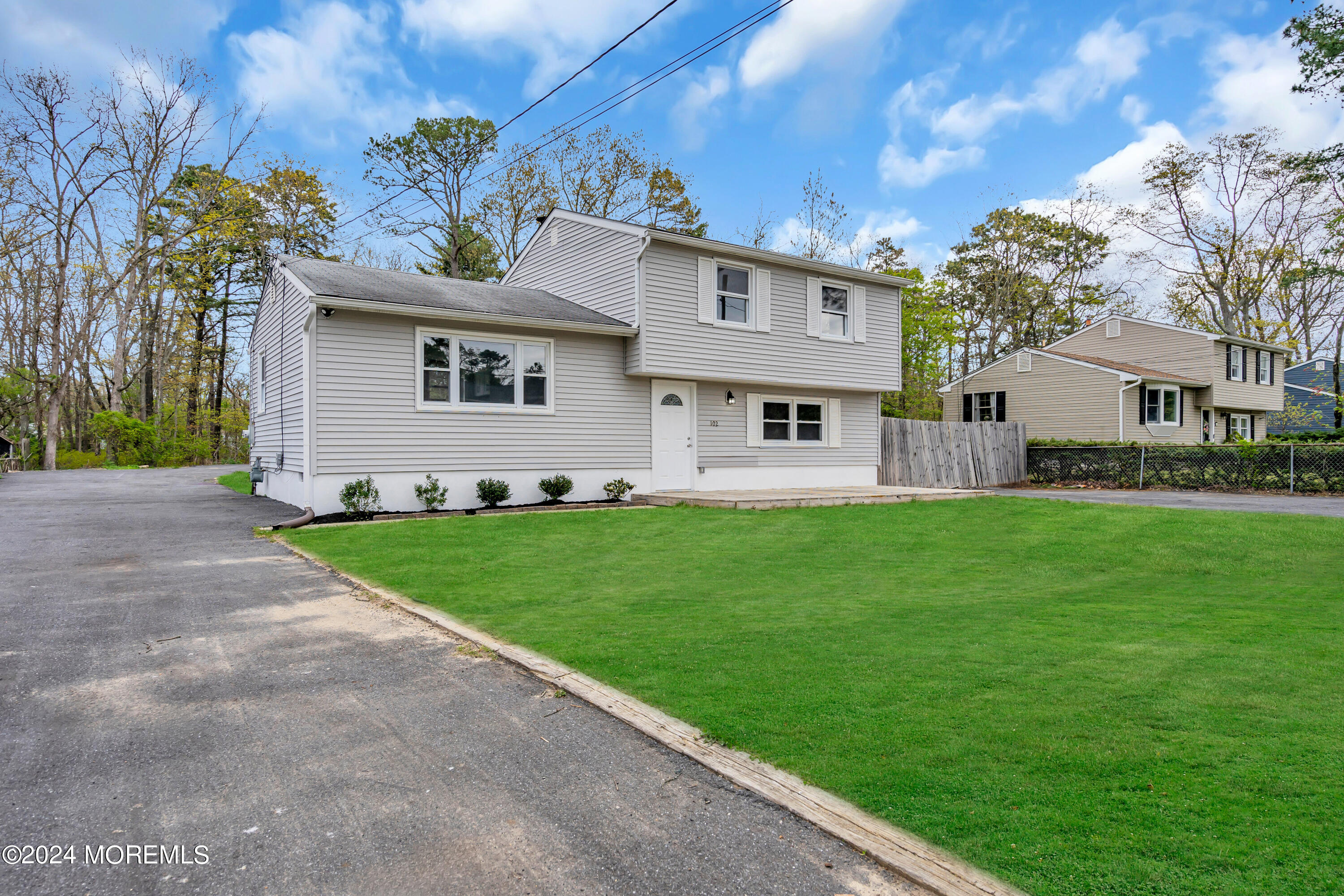 102 Cedar Lake Drive, Williamstown, New Jersey image 3