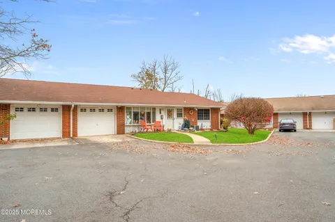 588A Lake Point Drive Unit 100A, Lakewood, NJ 08701 - #: 22535208