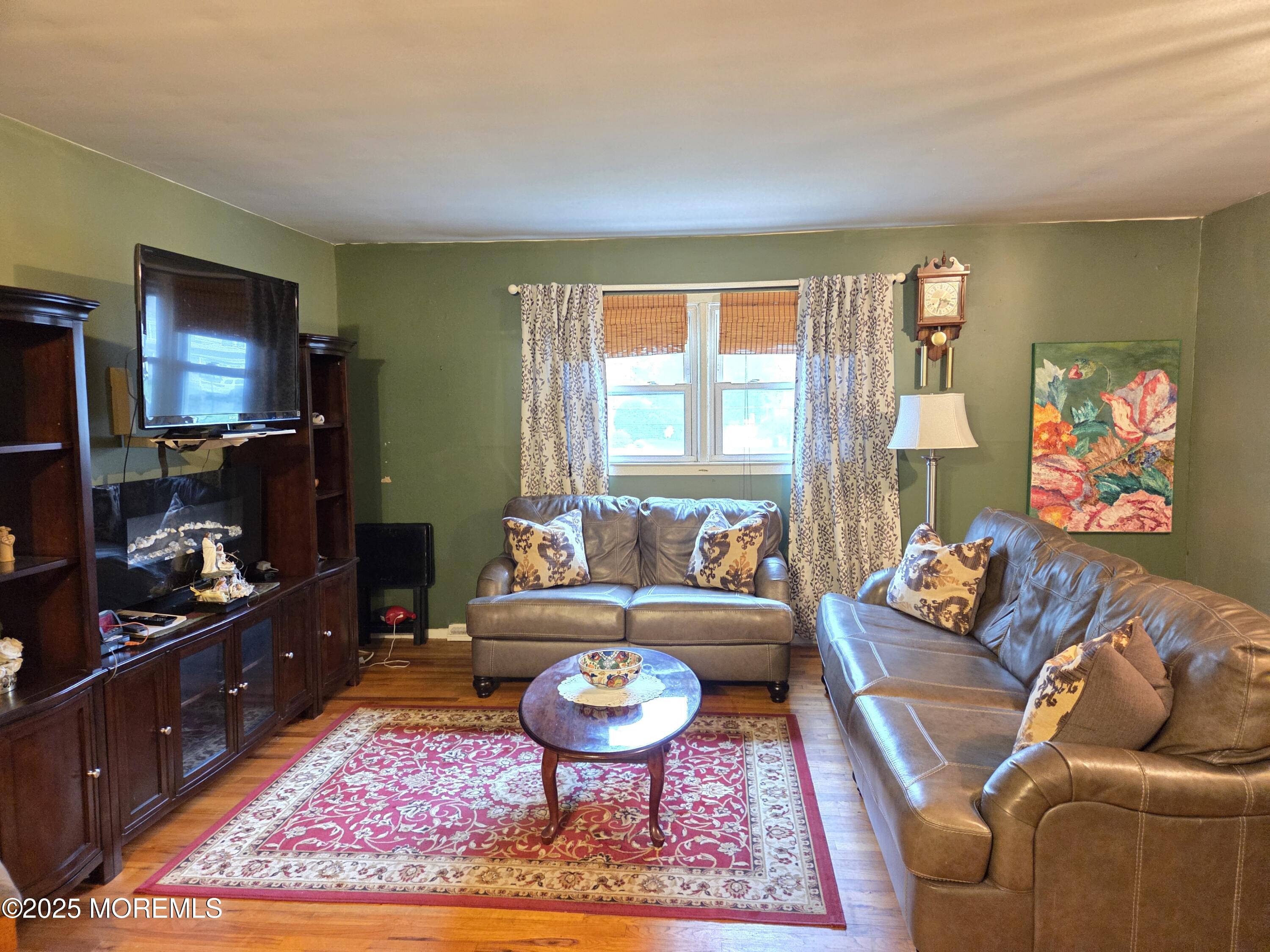 89 Old Queens Boulevard