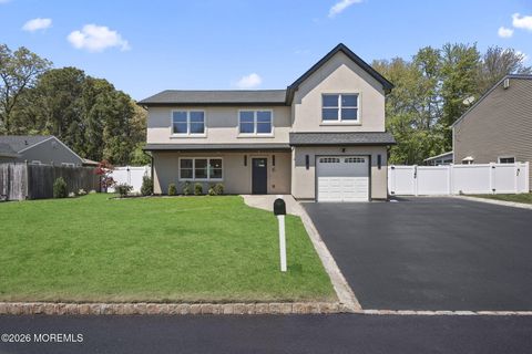 Homes For Sale - 6 Judy Court<br/> Old Bridge, NJ 08857