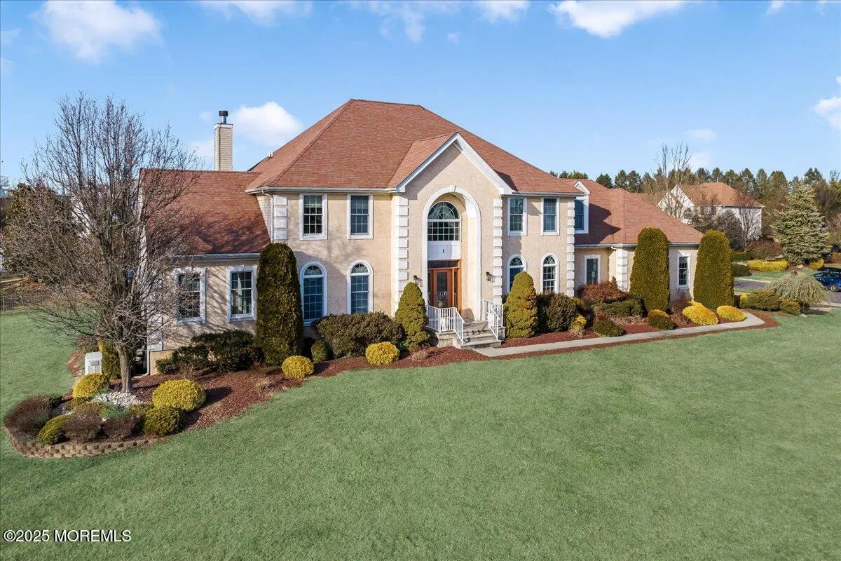 Freehold, New Jersey 07728, United States, 5 Bedrooms Bedrooms, ,6 BathroomsBathrooms,Residential,Pending,10405