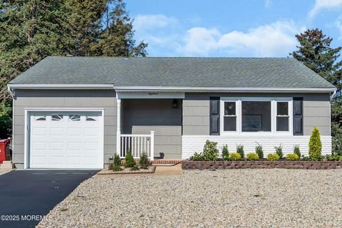 18 Gower Road Toms River NJ 08757