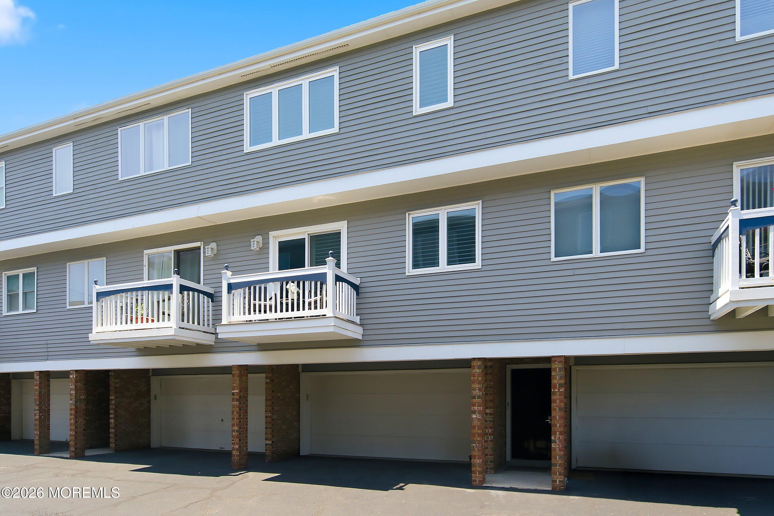 109 Cliff Avenue 2B
