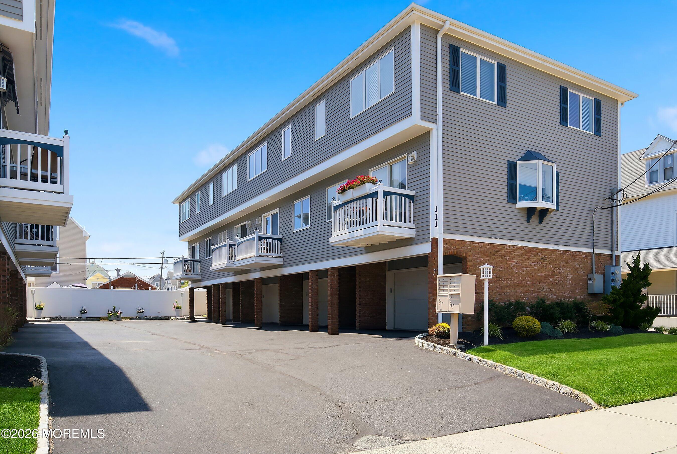 109 Cliff Avenue 2B
