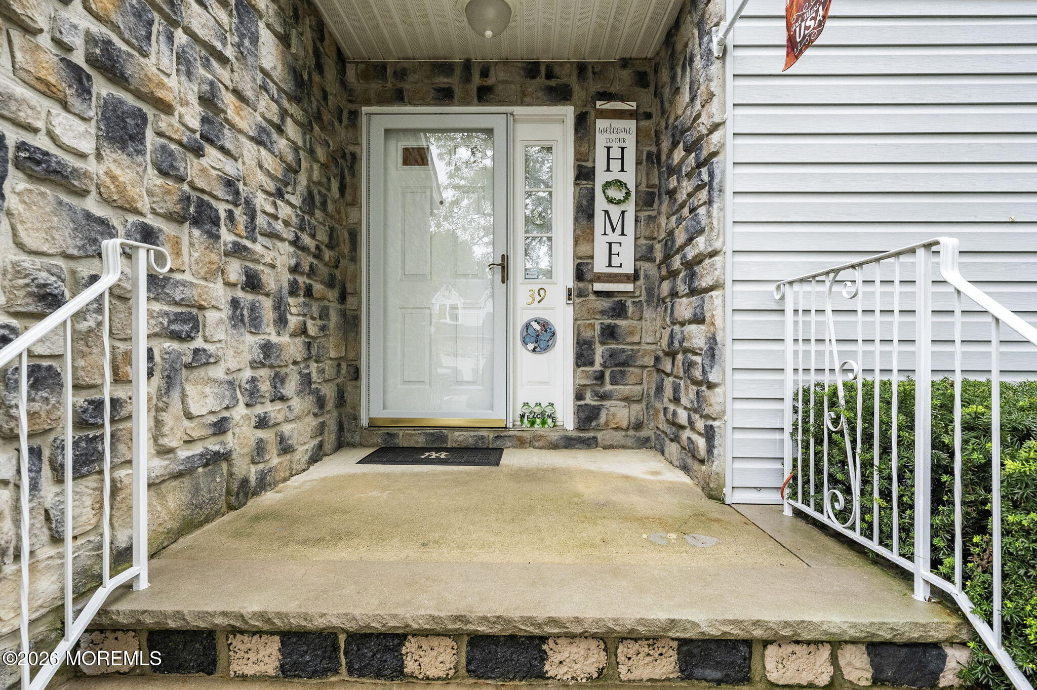 39 Hummingbird Court