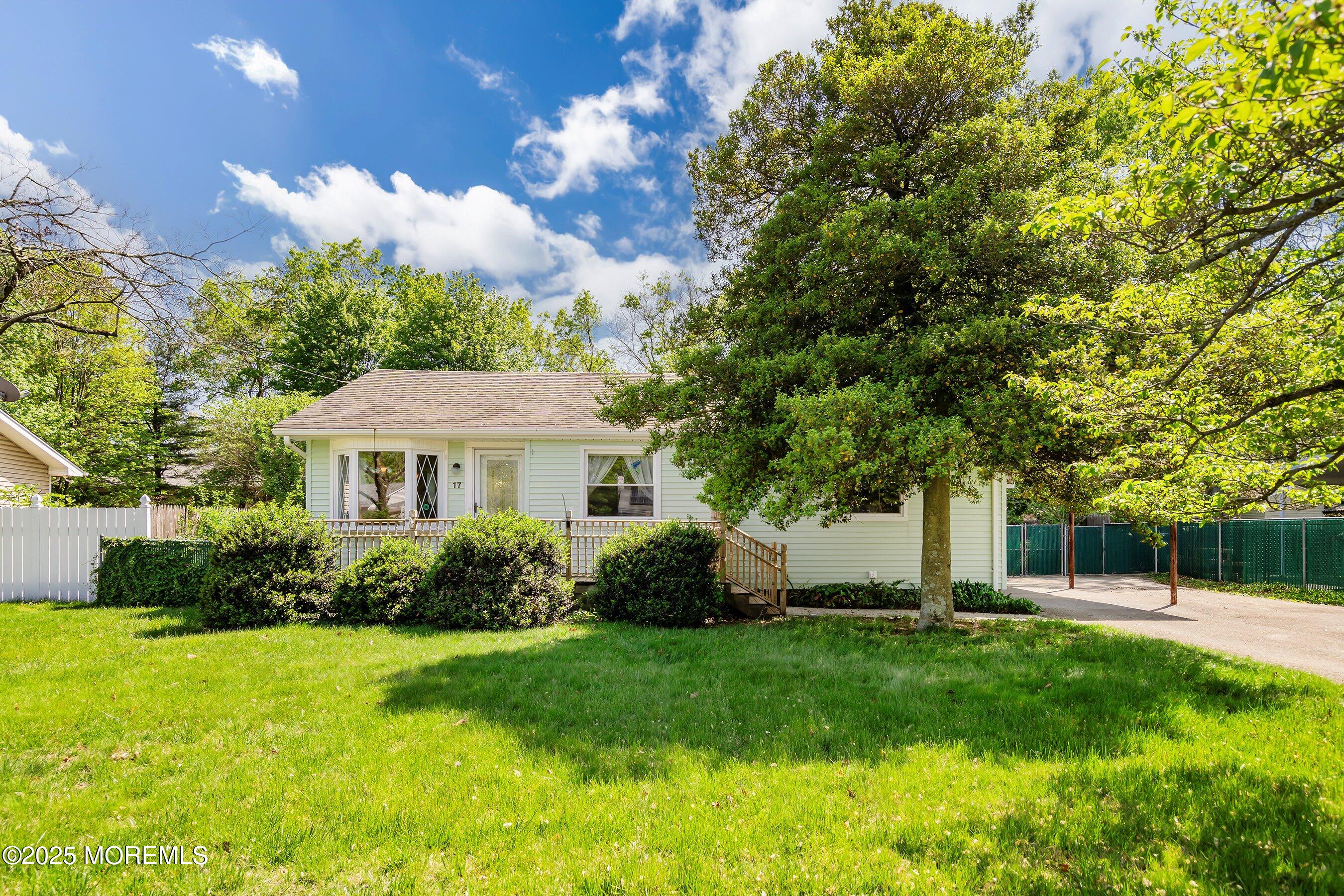 17 Chestnut Hill Drive, Toms River, New Jersey image 1