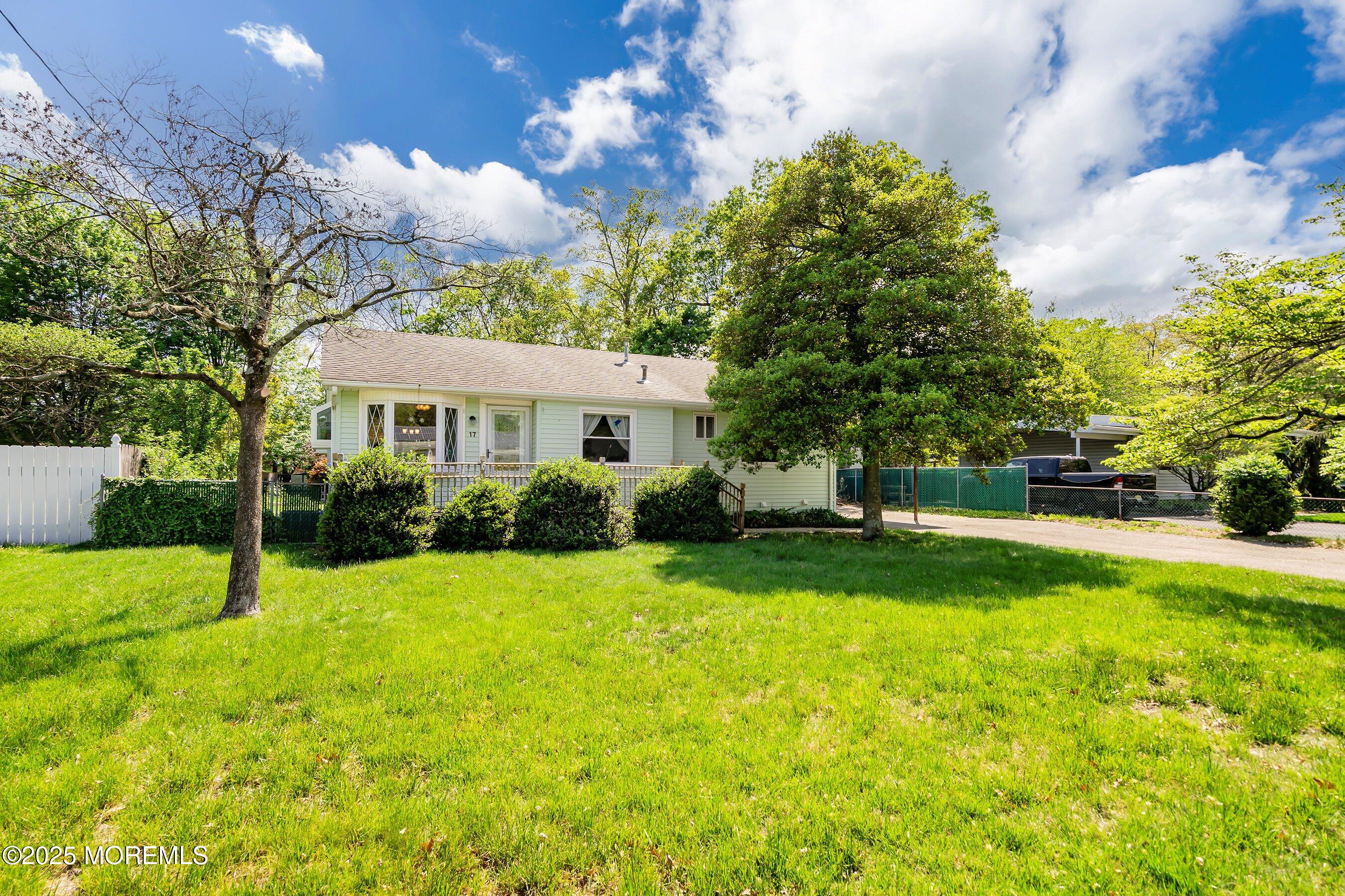 17 Chestnut Hill Drive, Toms River, New Jersey image 4