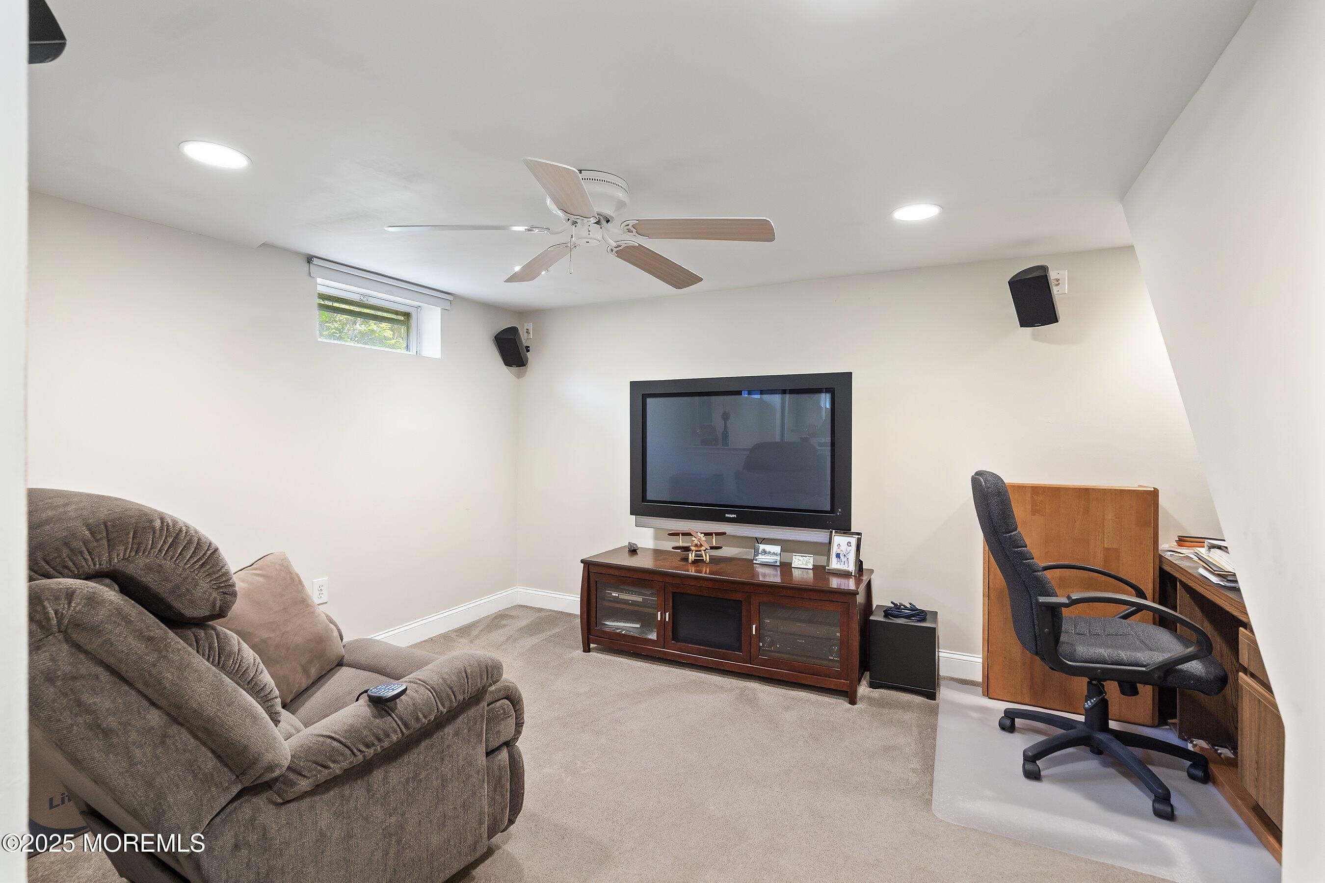 17 Chestnut Hill Drive, Toms River, New Jersey image 24