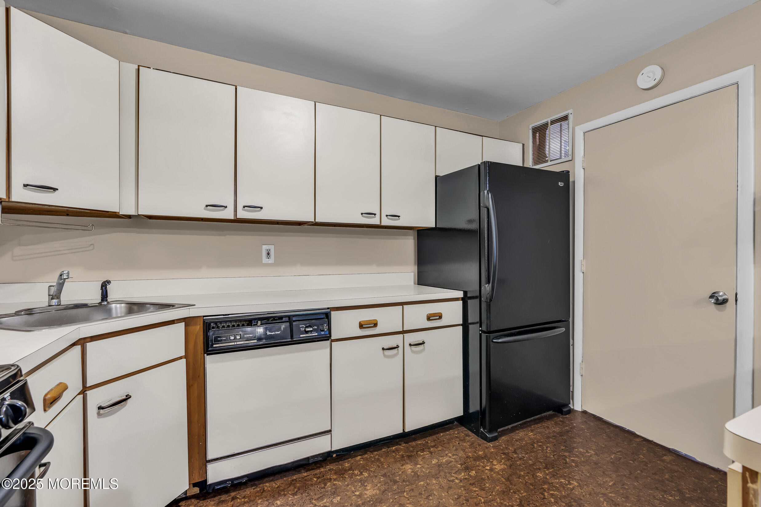 705 Zlotkin Circle #8, Freehold, New Jersey image 11