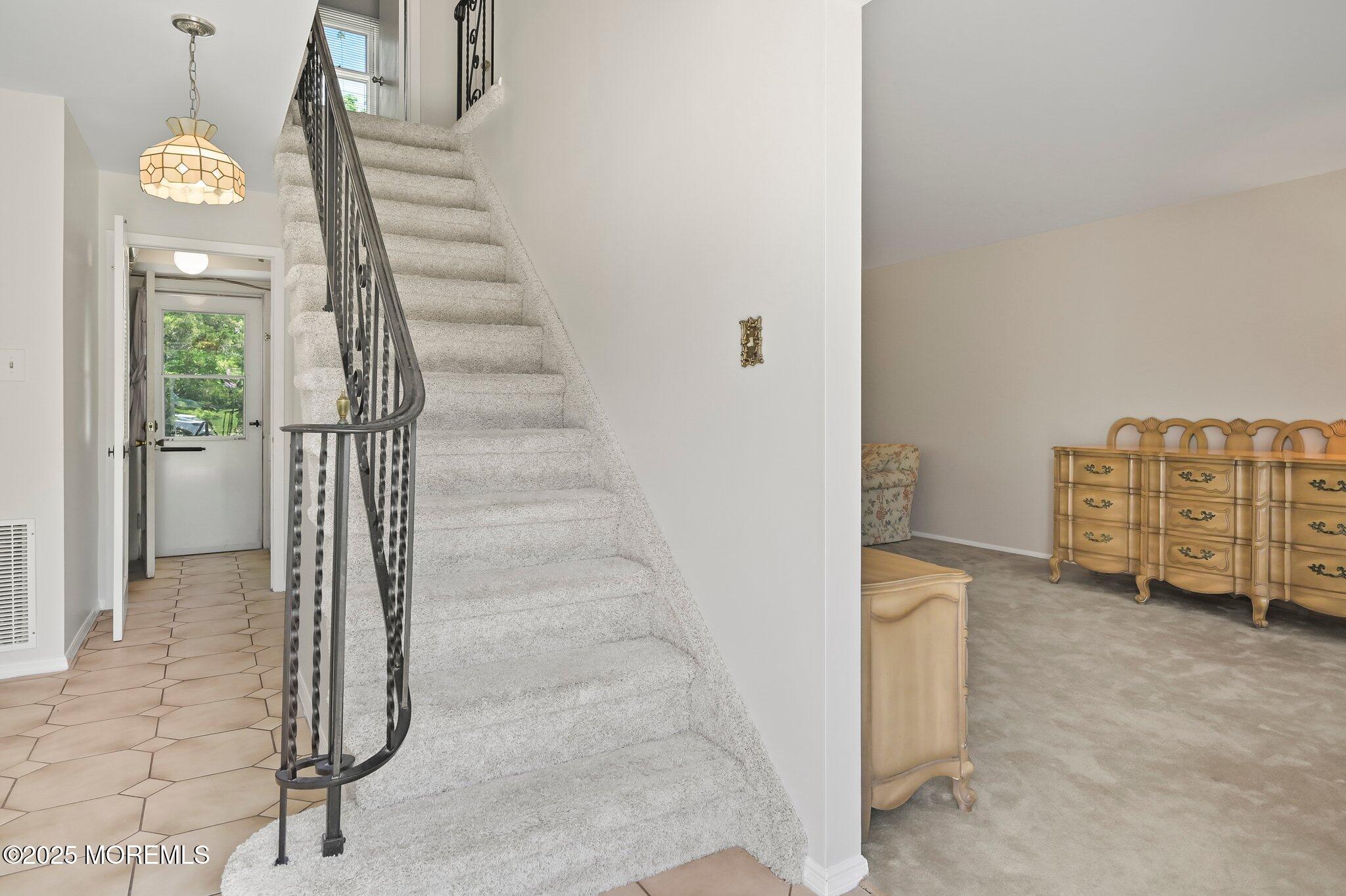 5 Stratford Drive, Manalapan, New Jersey image 9