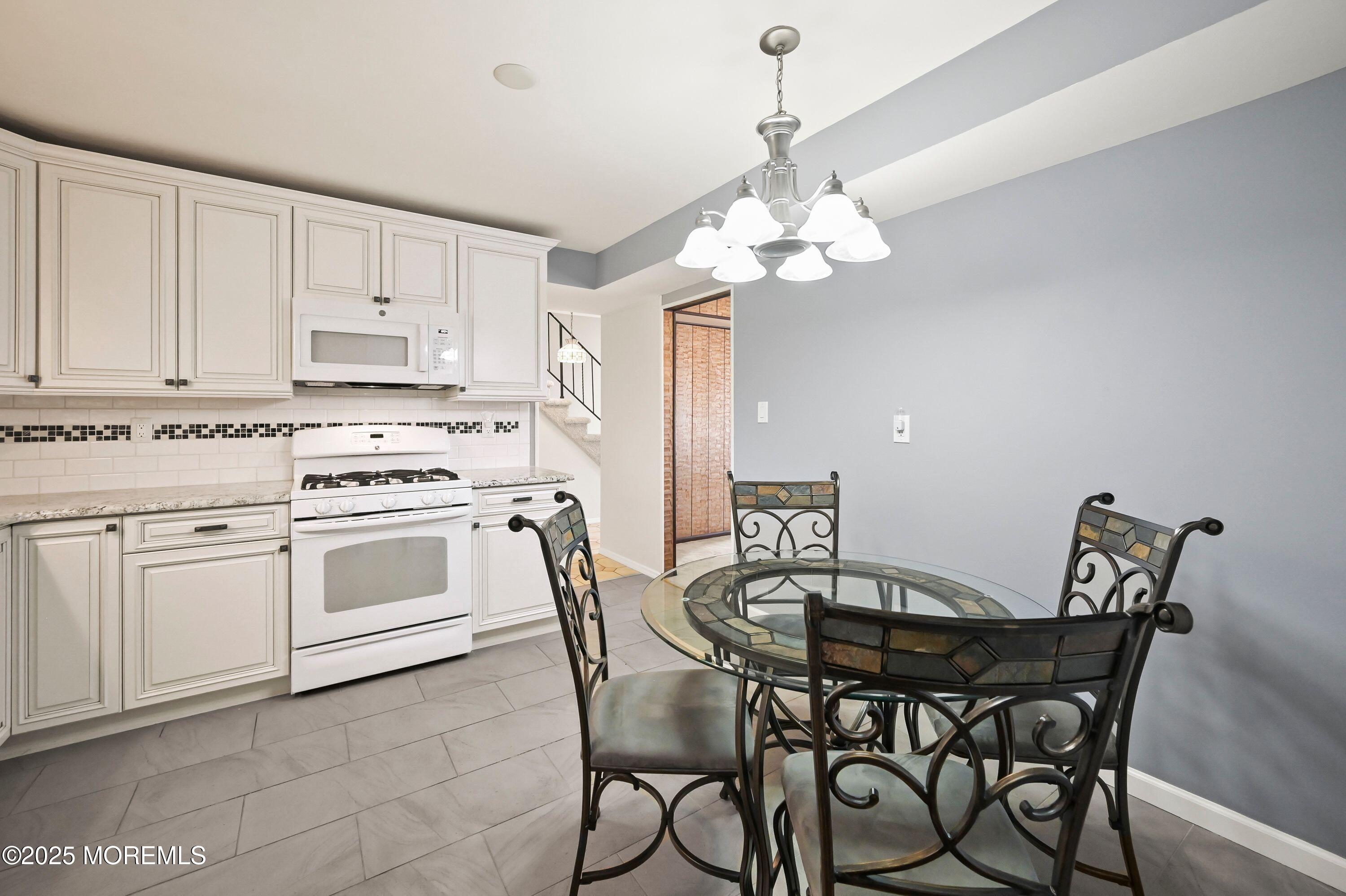 5 Stratford Drive, Manalapan, New Jersey image 17