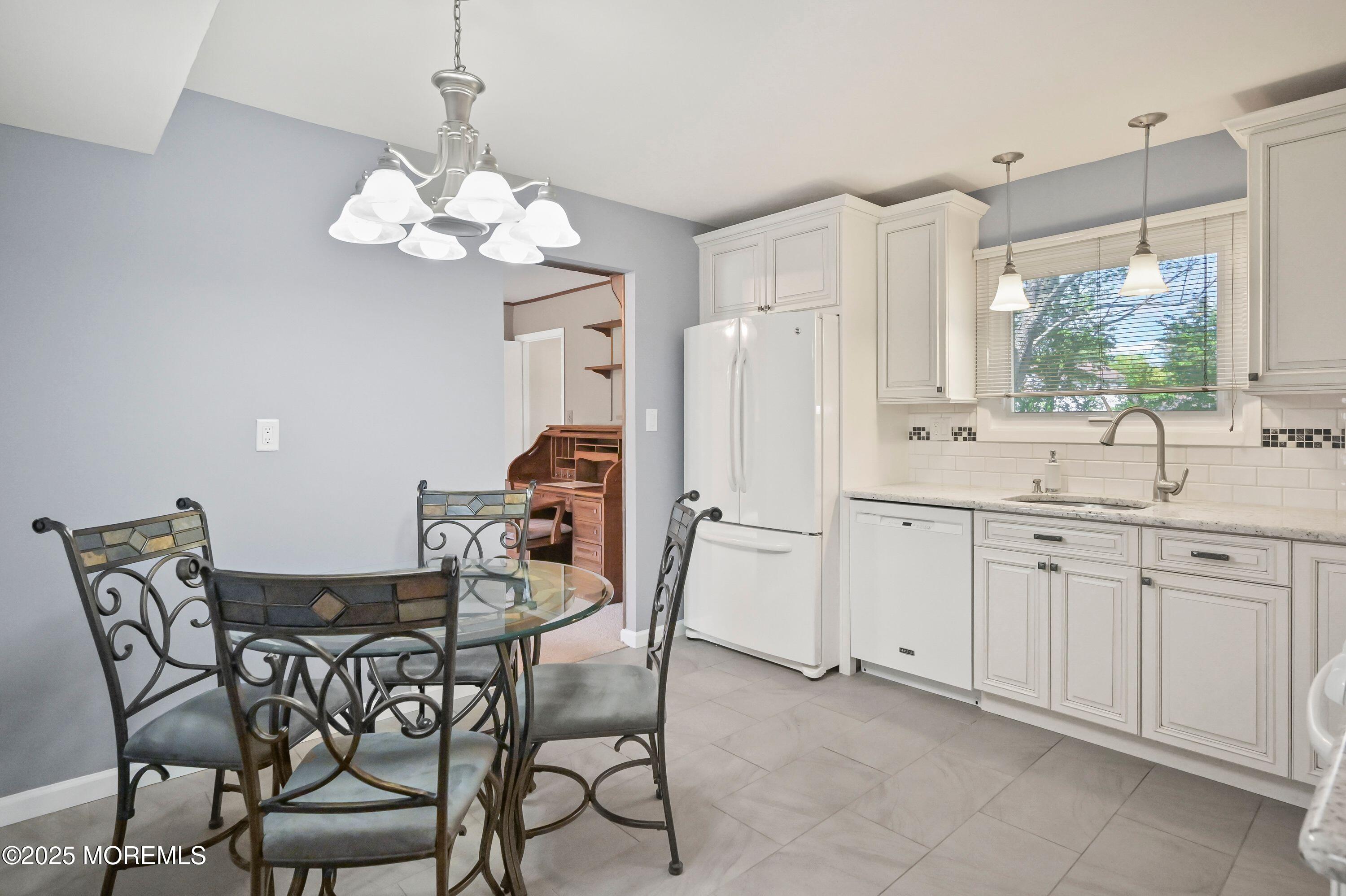 5 Stratford Drive, Manalapan, New Jersey image 16