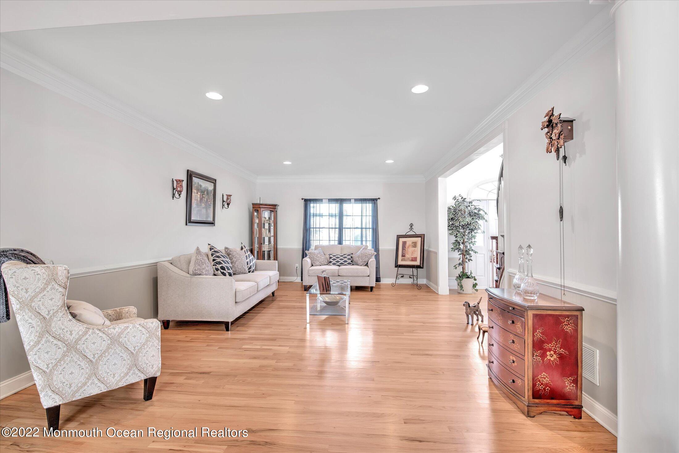 11 Elkridge Way, Manalapan, New Jersey image 8